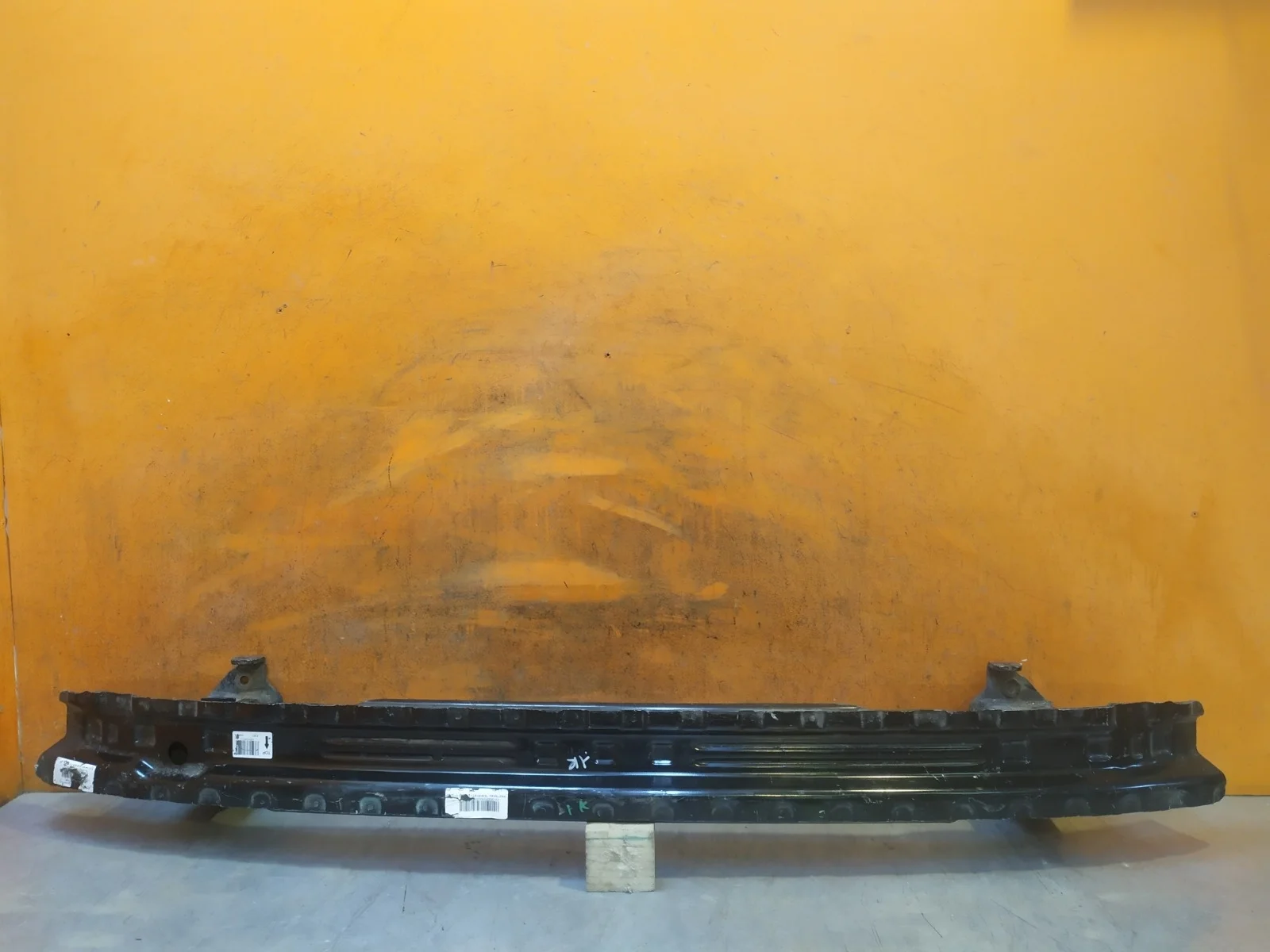 Усилитель бампера Mercedes GLC-Class 2015-2019 X253