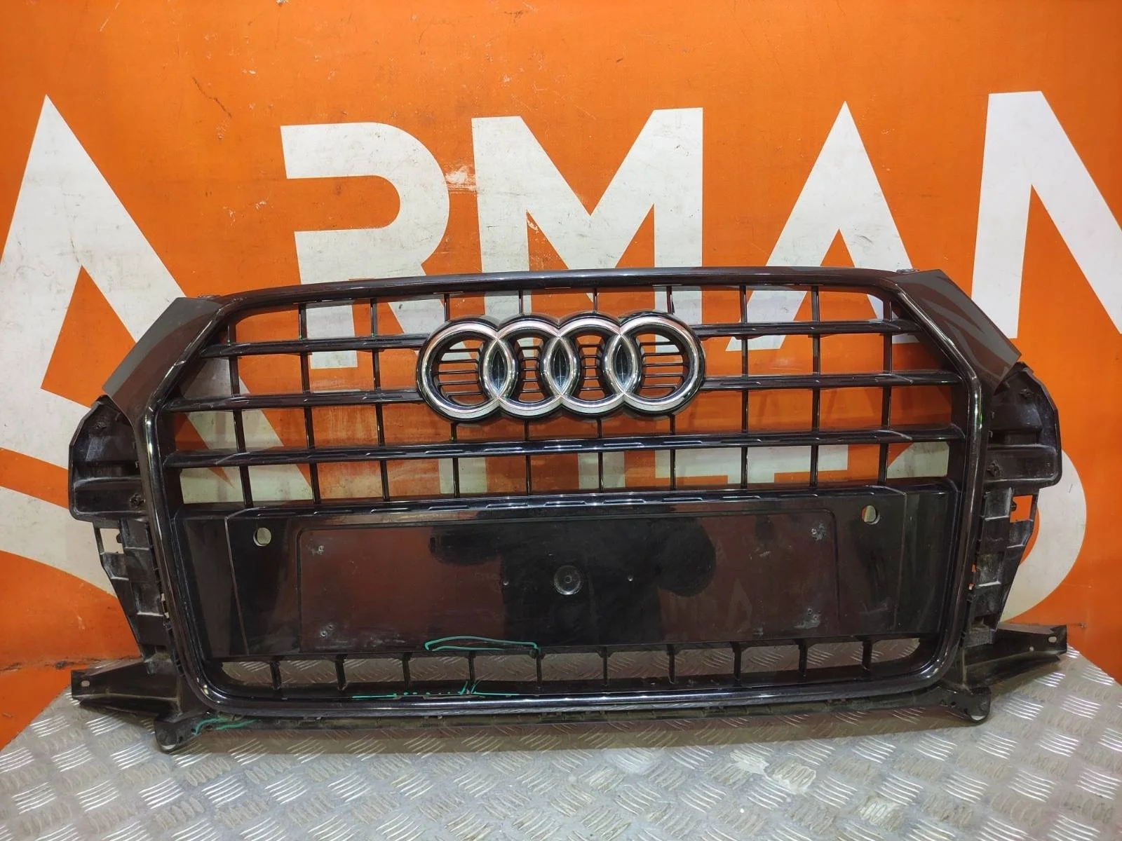 Решетка радиатора Audi Q3 2014-2018 8U