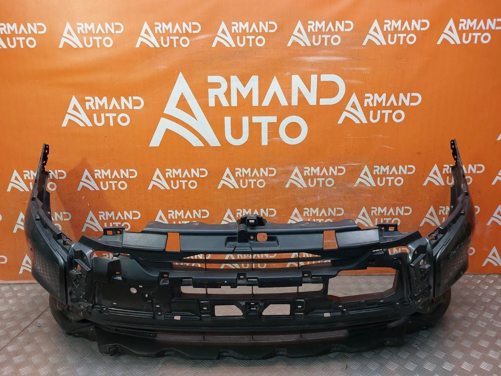 Бампер Mitsubishi Outlander 2015-2018 3