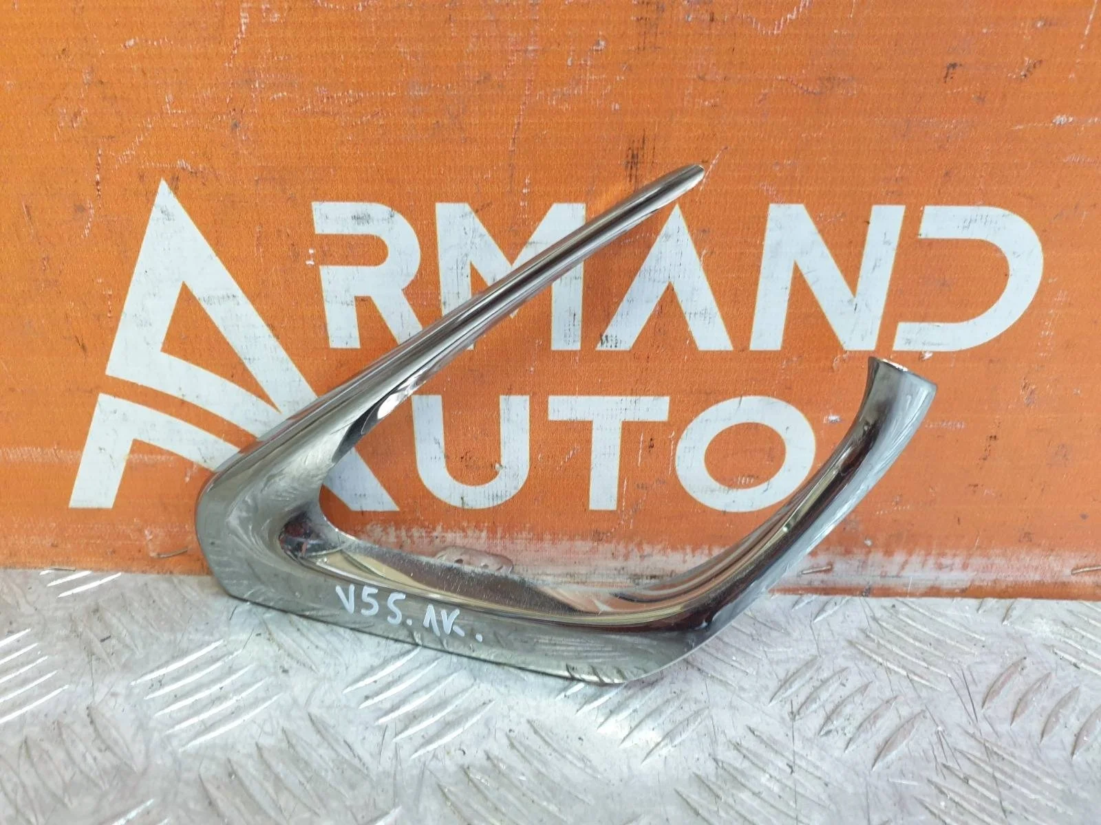 Накладка решетки в бампер Toyota Camry 2014-2017 XV50