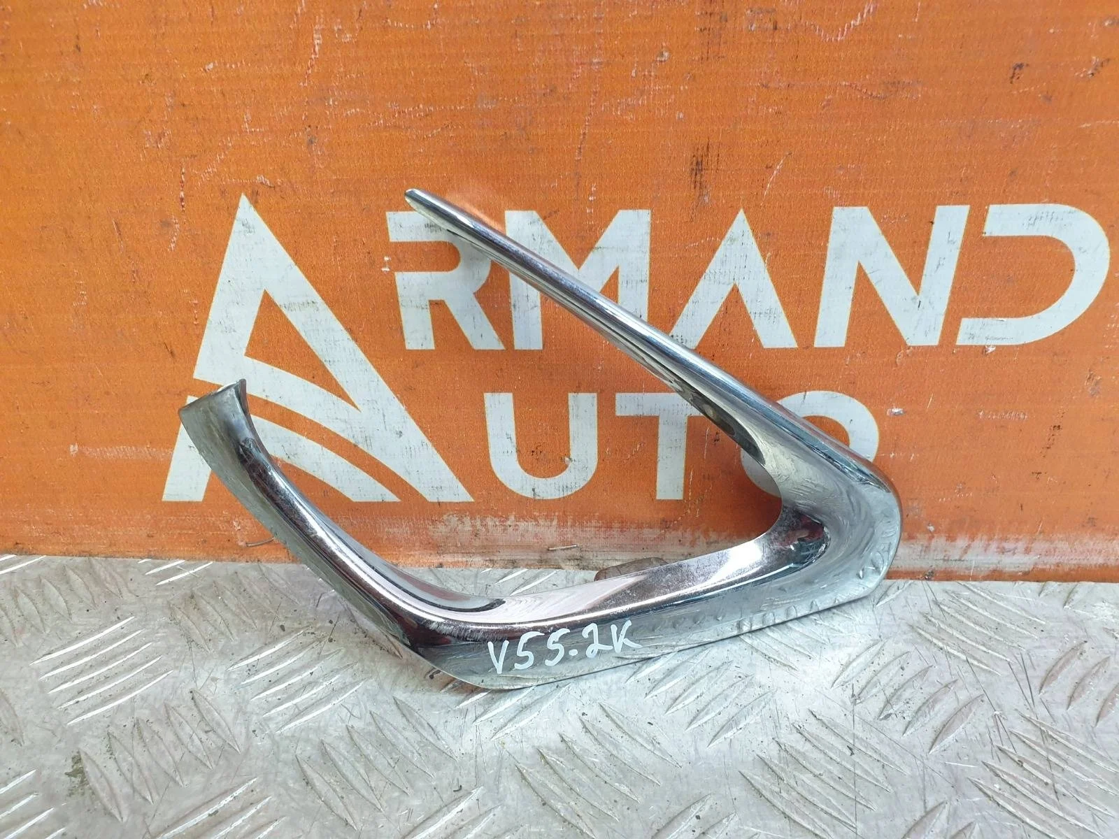 Накладка решетки в бампер Toyota Camry 2014-2017 XV50