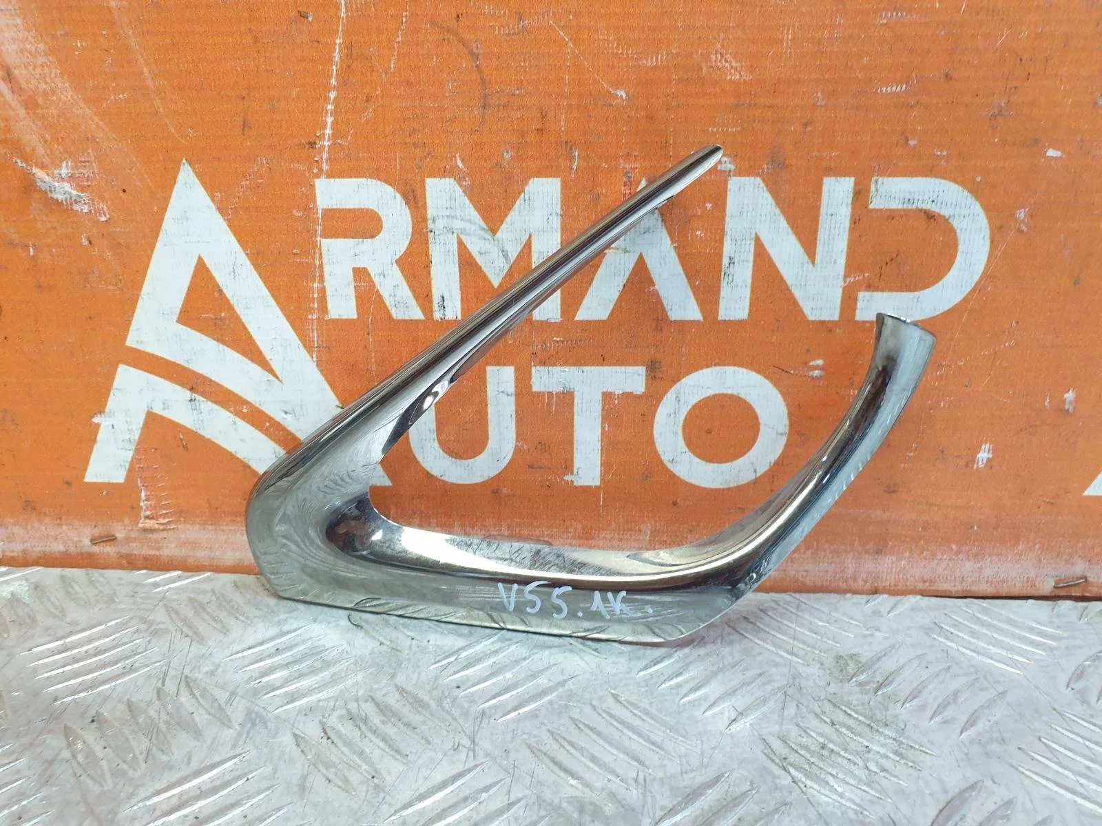 Накладка решетки в бампер Toyota Camry 2014-2017 XV50