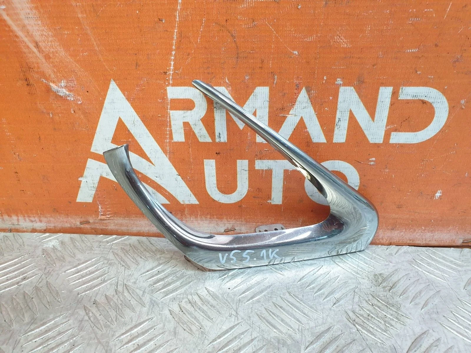 Накладка решетки в бампер Toyota Camry 2014-2017 XV50