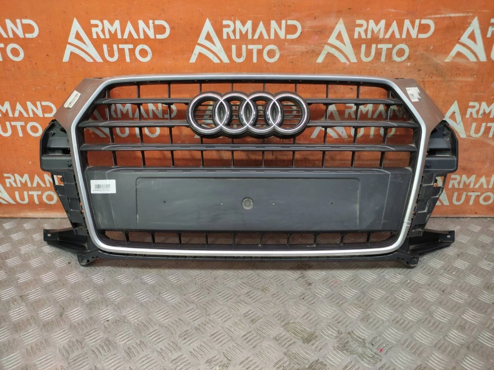 Решетка радиатора Audi Q3 2014-2018 8U