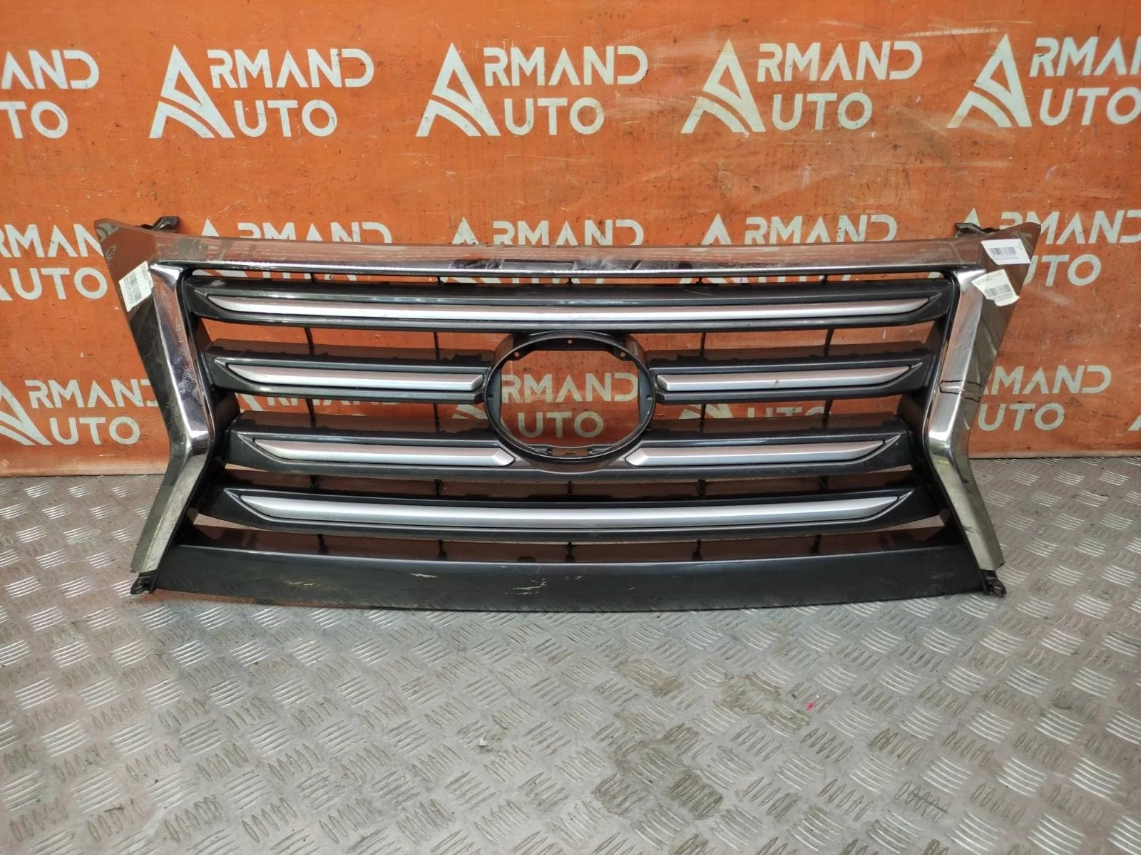 Решетка радиатора Lexus GX 2013-2019 URJ150