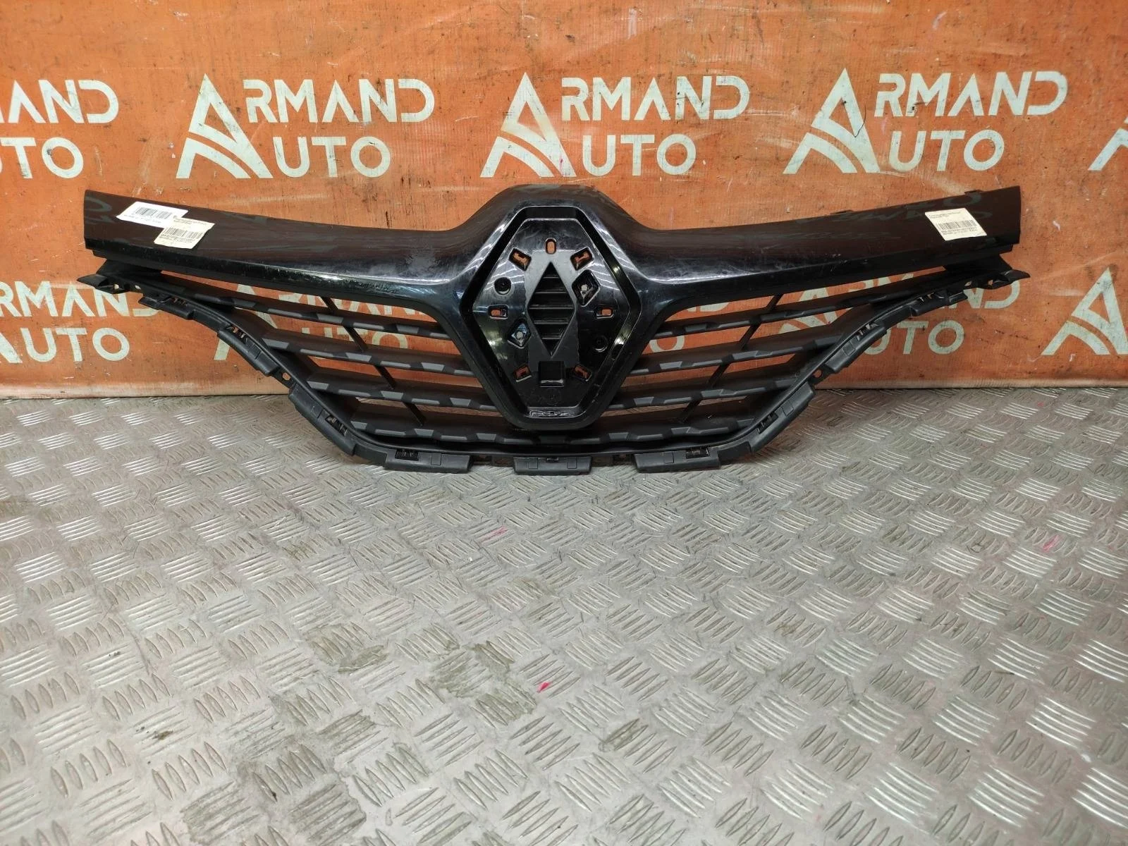 Решетка радиатора Renault Kaptur 2016-2020