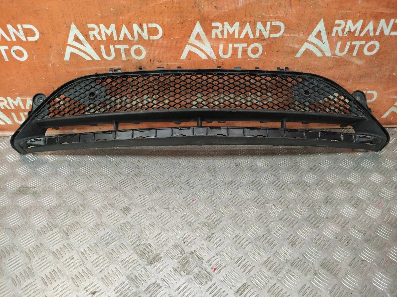 Решетка бампера нижняя Mercedes -Class 2016-2020 W213, S213, C238