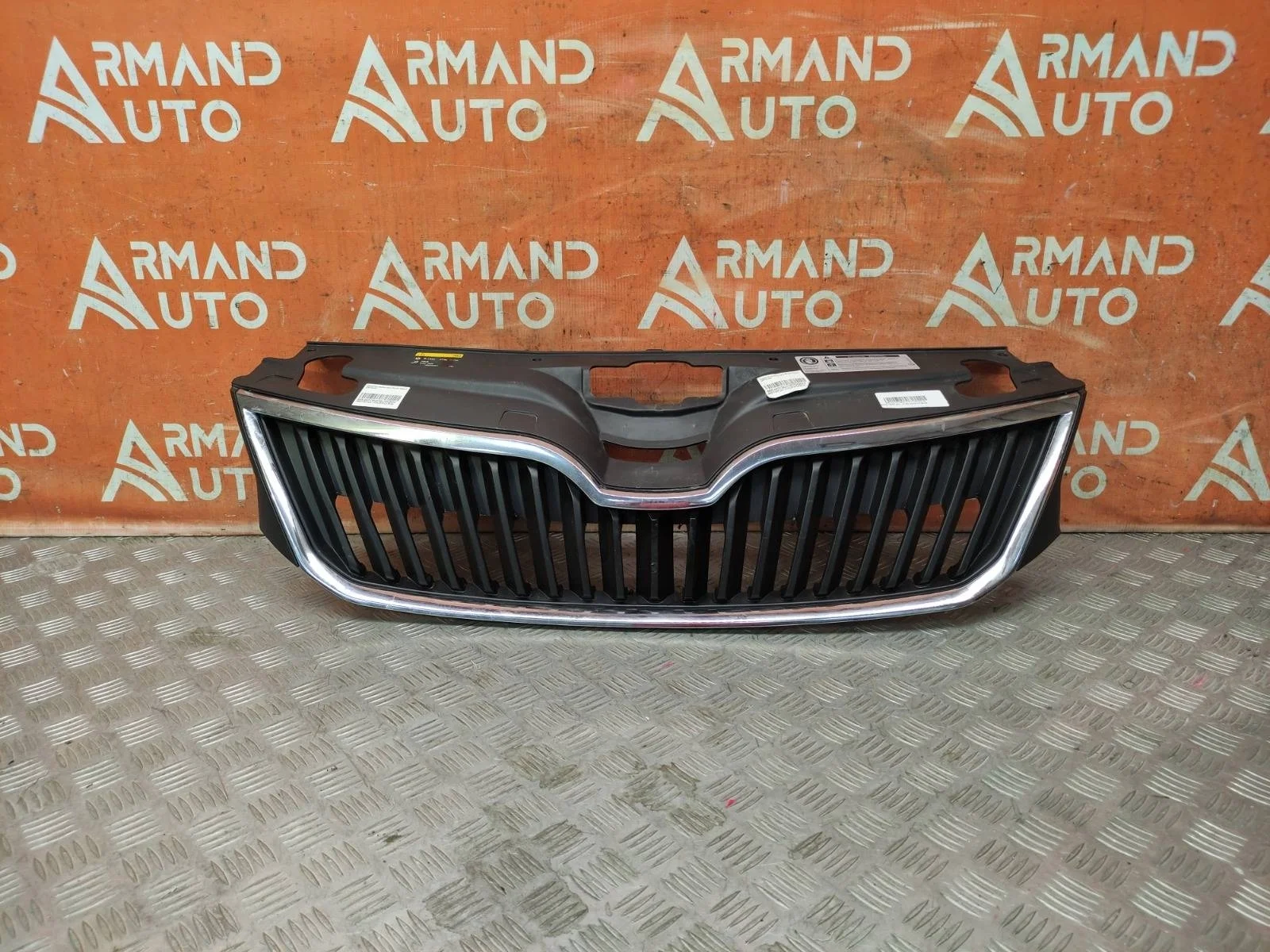 Решетка радиатора Skoda Rapid 2014-2020