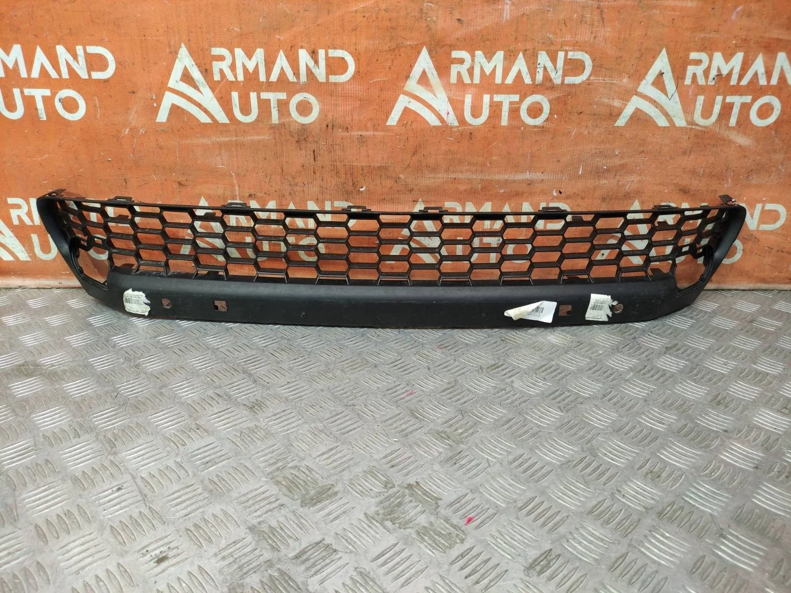 Решетка бампера Lexus NX 2014-2017