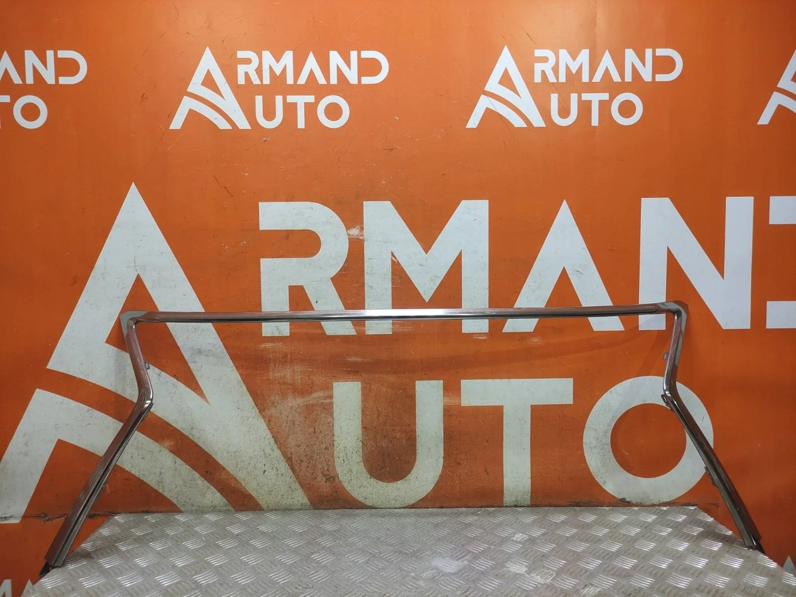 Окантовка решетки радиатора LEXUS LX 2015-2023 URJ200