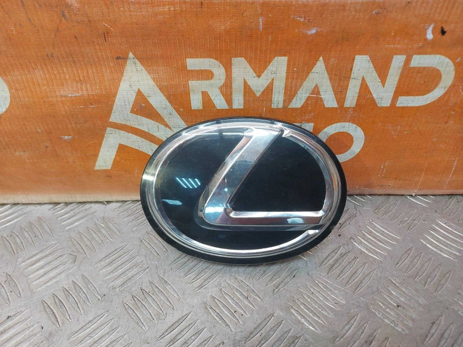 Эмблема Lexus LS 2006-2017 4