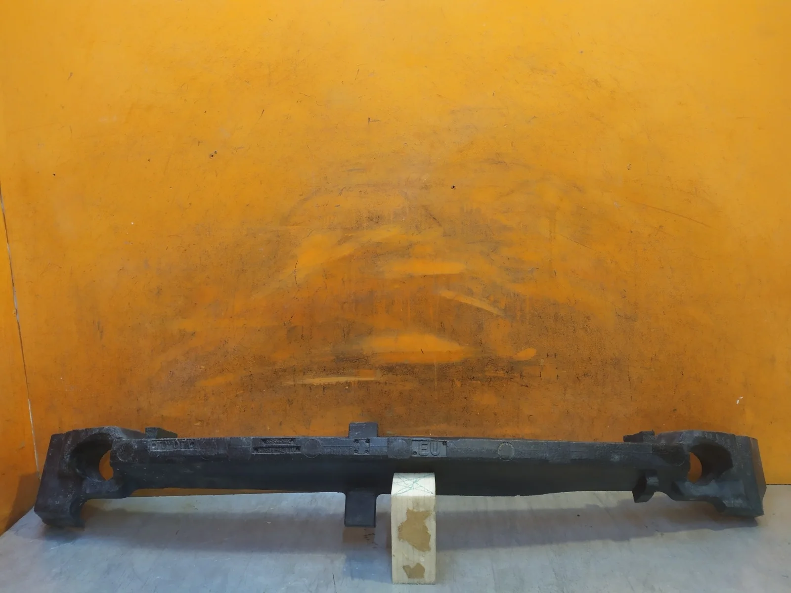 Абсорбер бампера Toyota RAV4 2015-2019 CA40