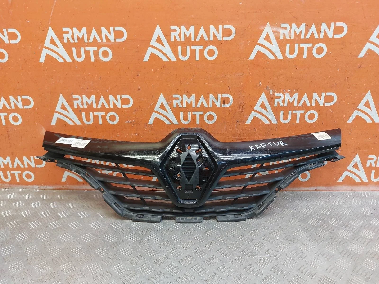 Решетка радиатора Renault Kaptur 2016-2020