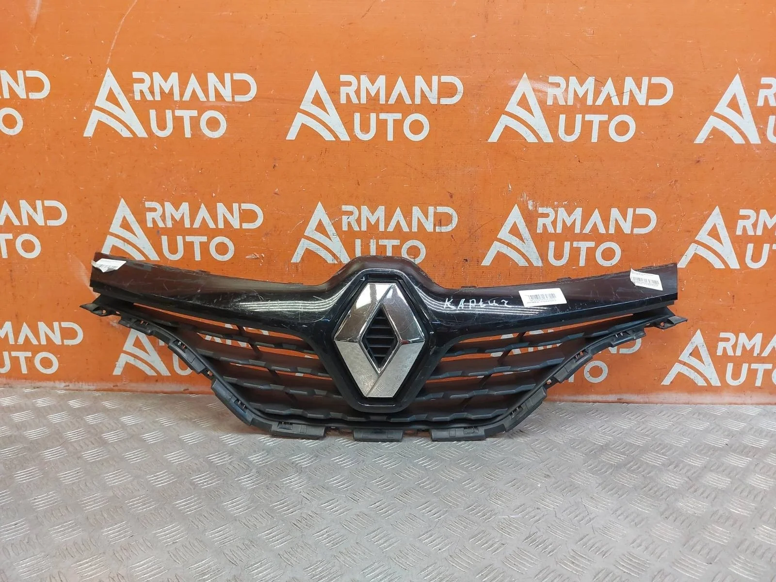 Решетка радиатора Renault Kaptur 2016-2020