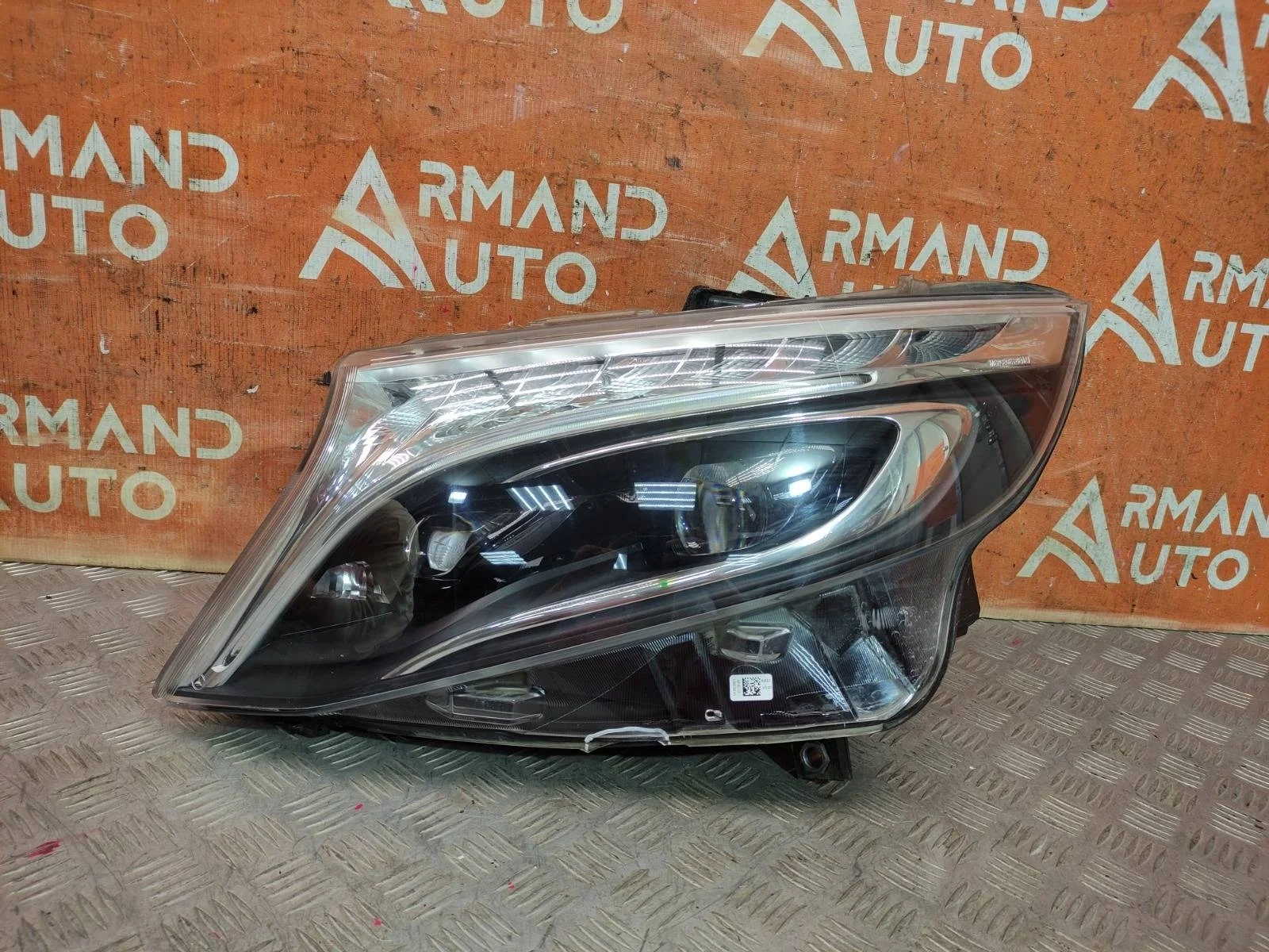 Фара Mercedes V-Class 2014-нв W447