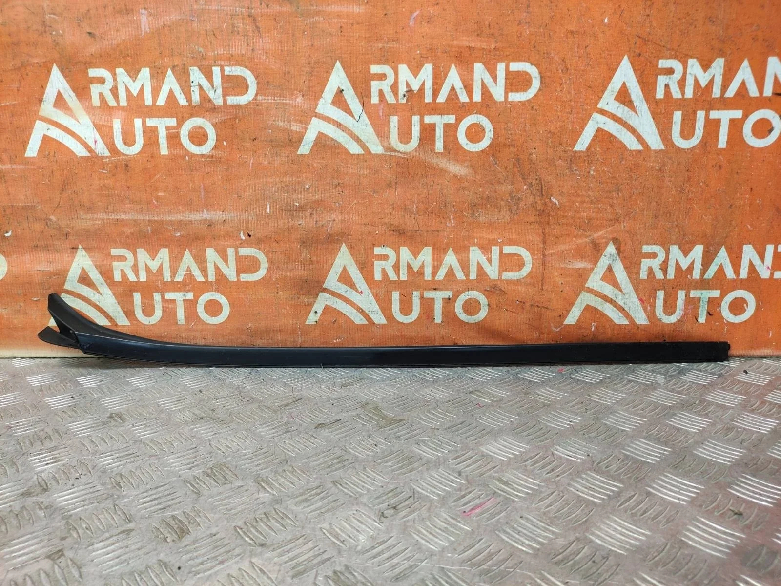 Накладка лобового стекла Mercedes ML GLE-Class 2011-2018 W166