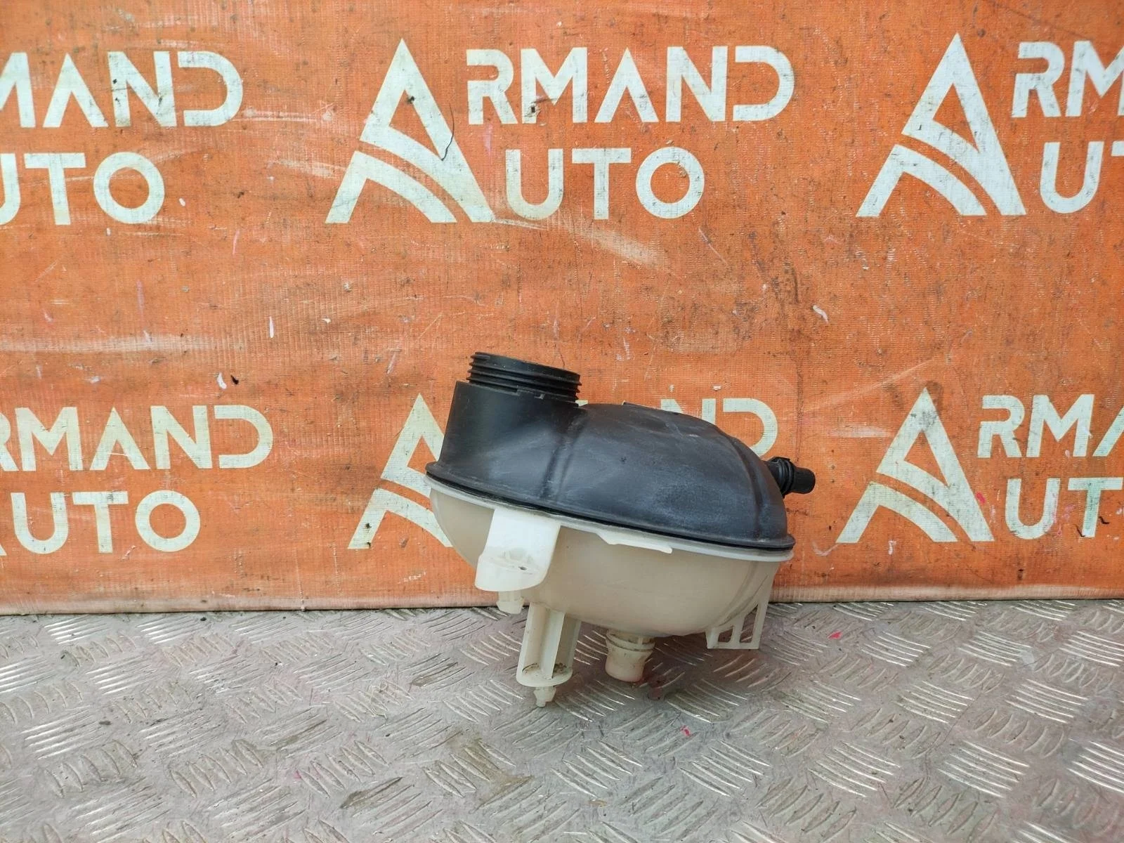 Бачок расширительный Mercedes -Class 2014-2021 W205