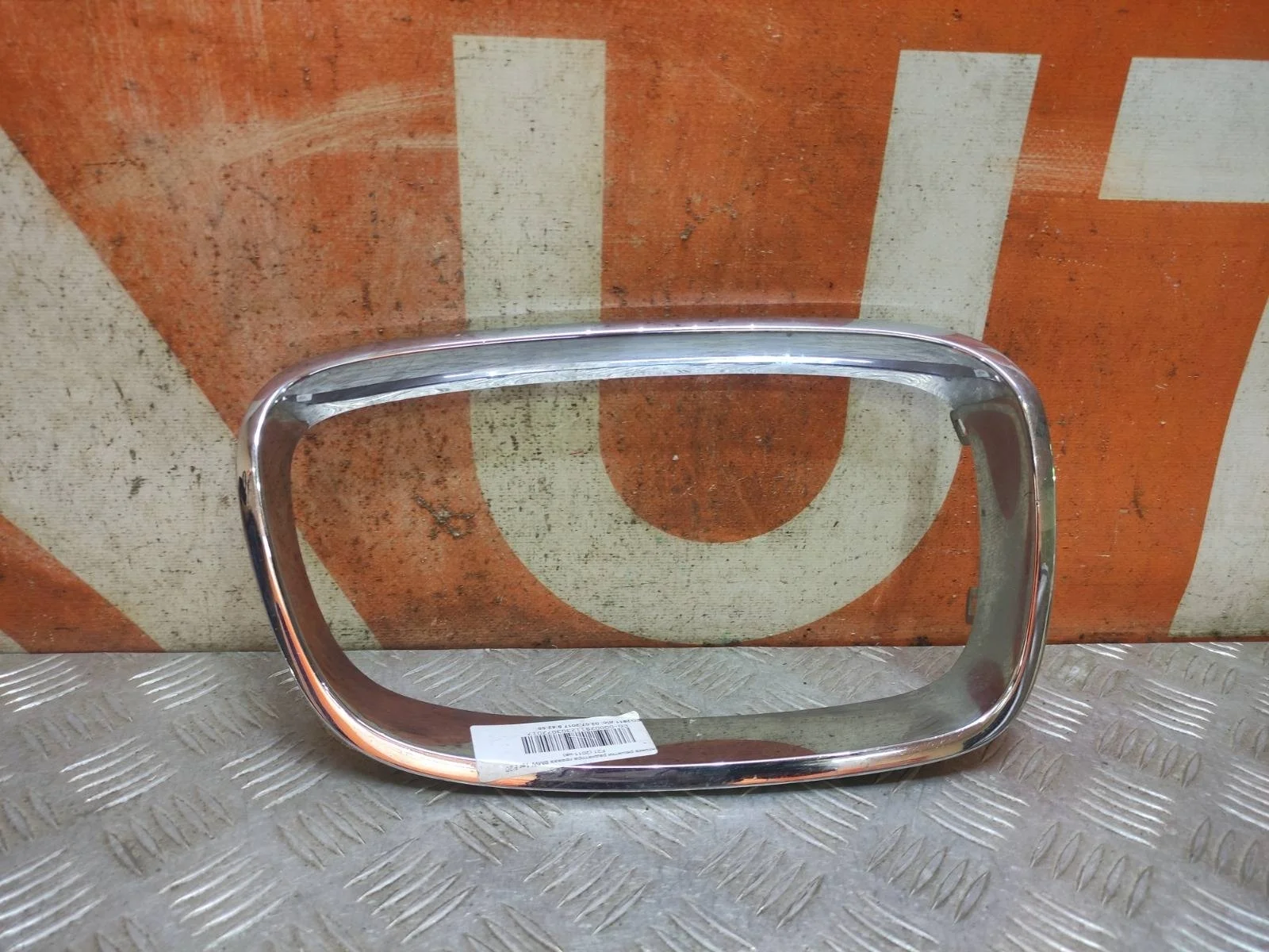 Окантовка решетки радиатора Bmw 1 series 2011-2015 F20 F21