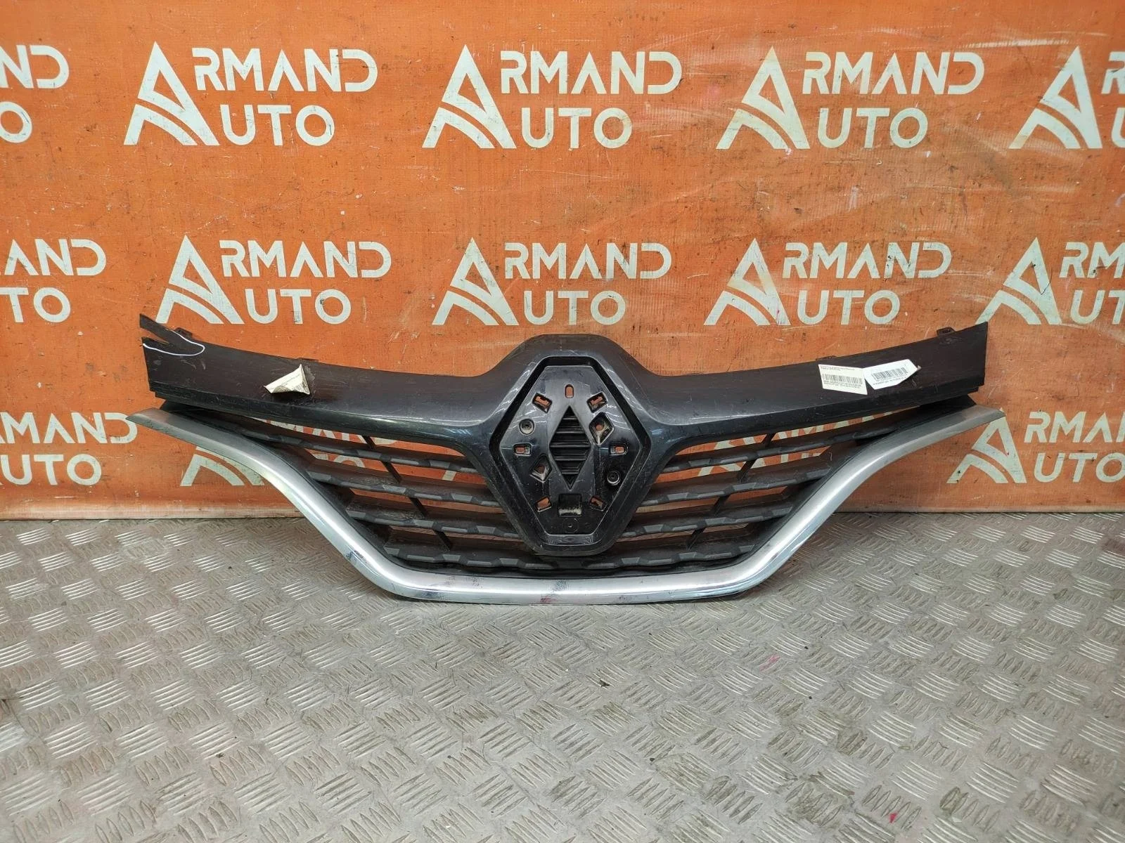 Решетка радиатора Renault Kaptur 2016-2020