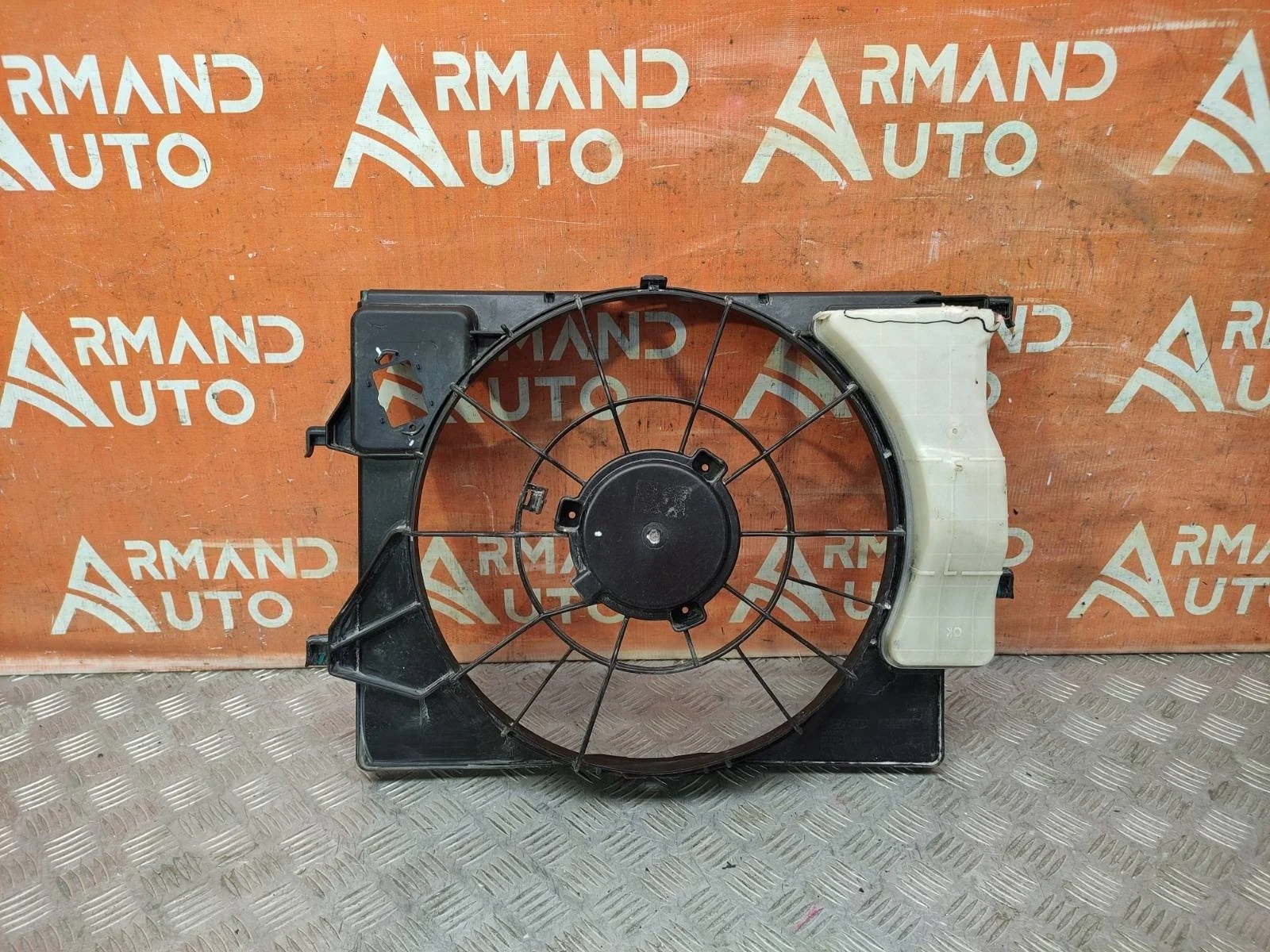 Диффузор вентилятора Kia Rio 2017-нв 4 FB