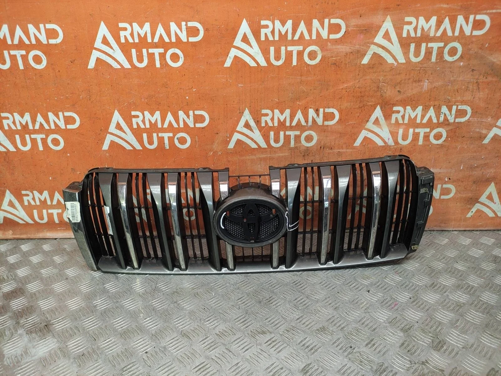 Решетка радиатора Toyota Land Cruiser Prado 2009-2013 150