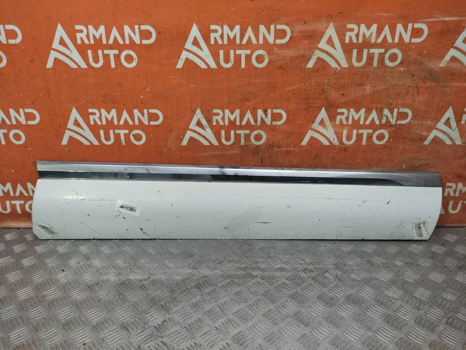 Молдинг двери Volkswagen Touareg 2010-2018