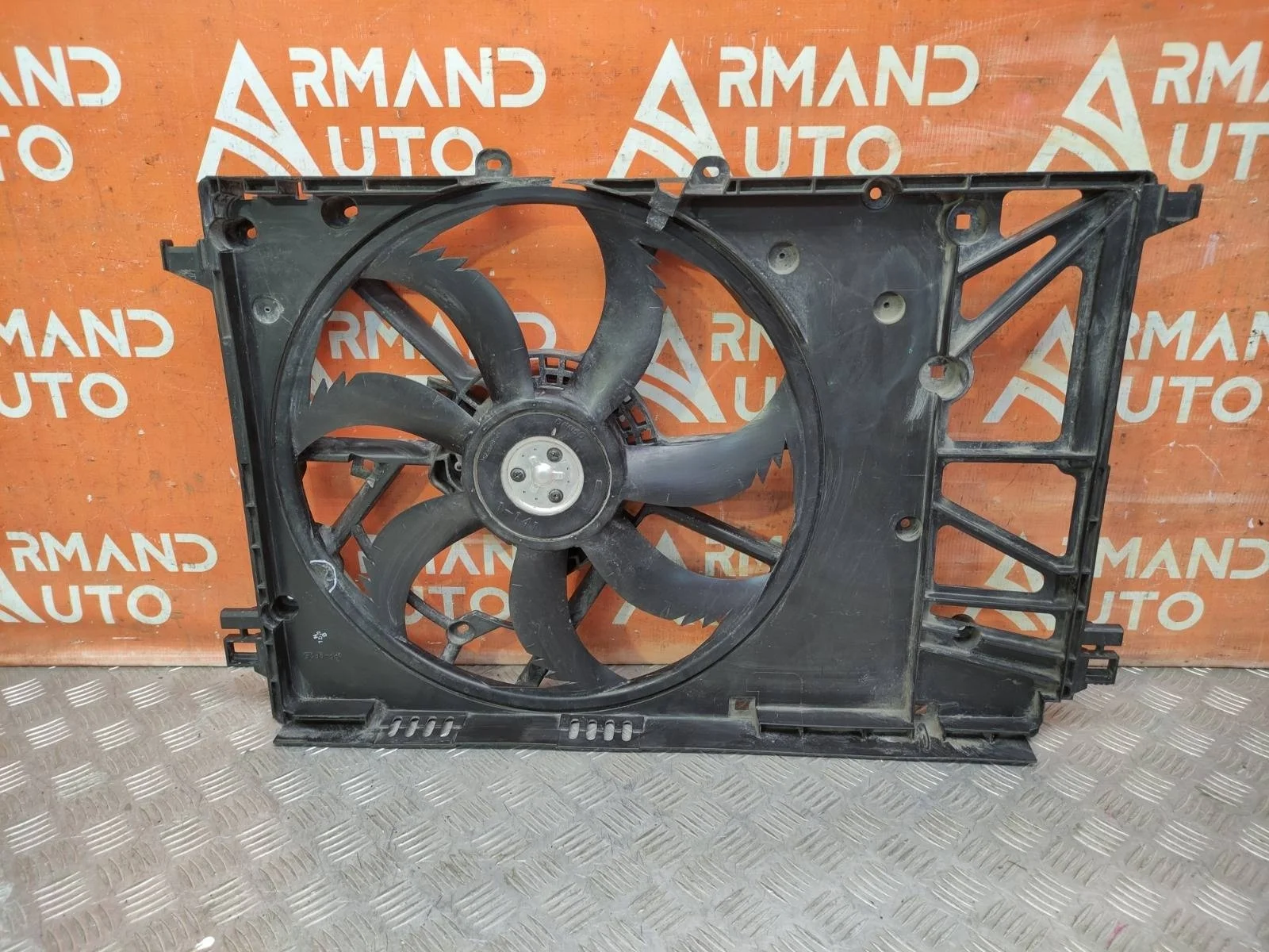 Диффузор вентилятора Toyota Camry 2017-нв 8 XV70