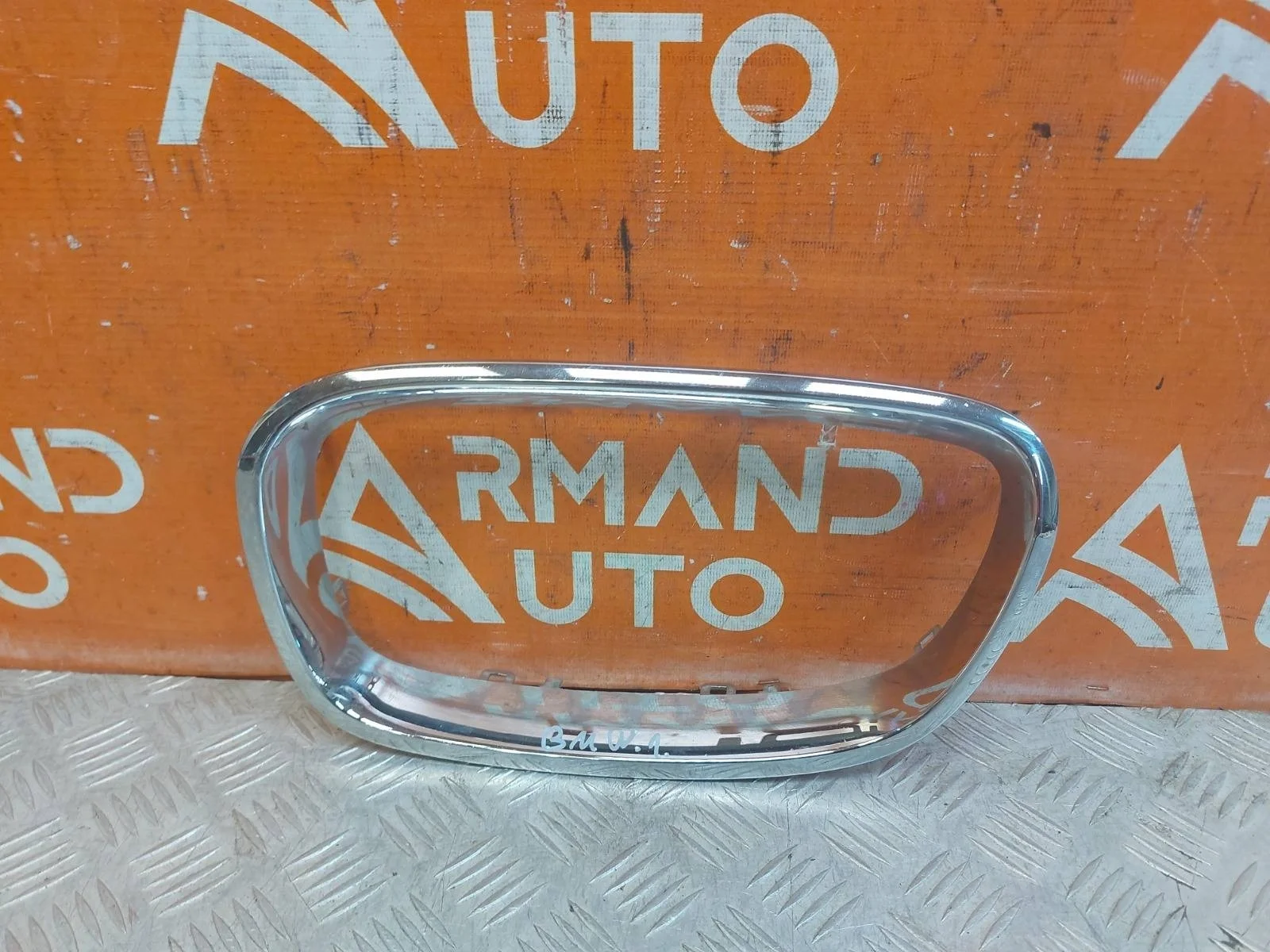 Окантовка решетки радиатора BMW 1 series 2011-2015 F20 F21