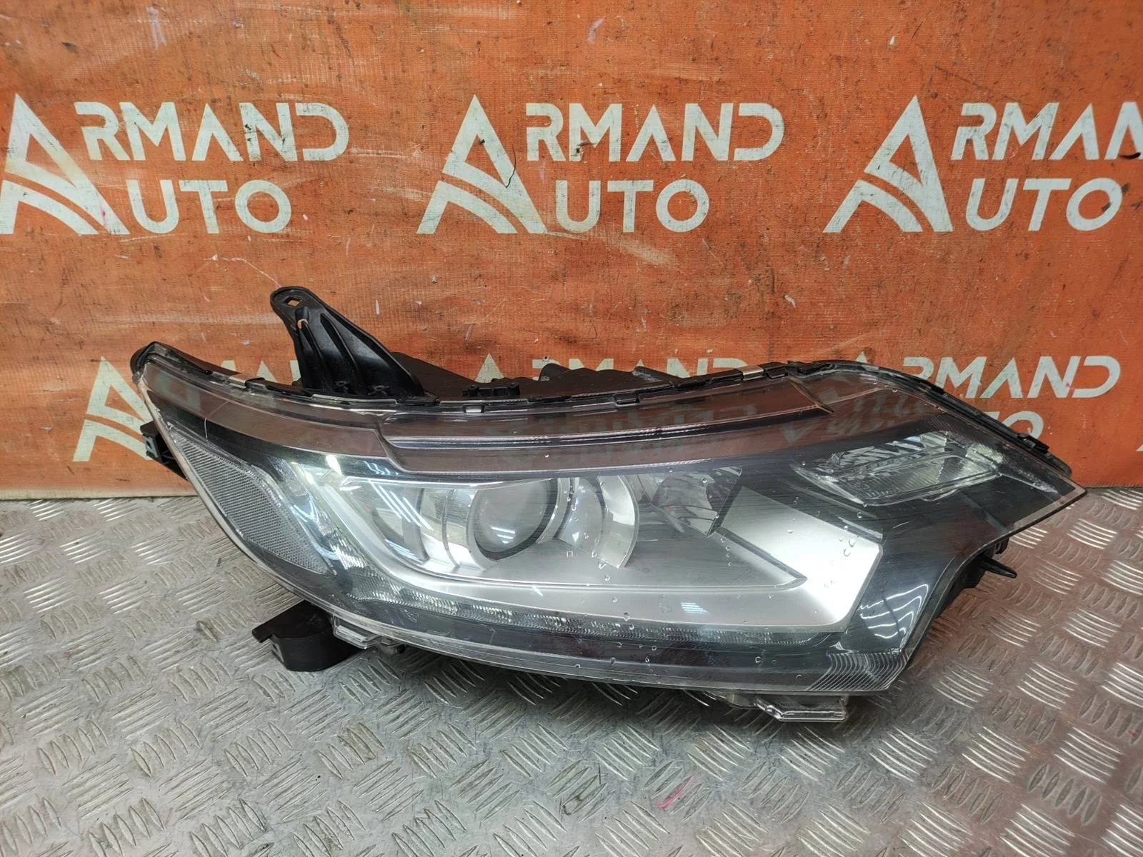 Фара Mitsubishi Outlander 2015-нв 3