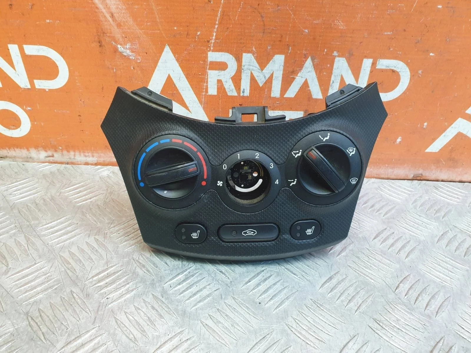 Панель управления отопителем hyundai Solaris 2014-2017