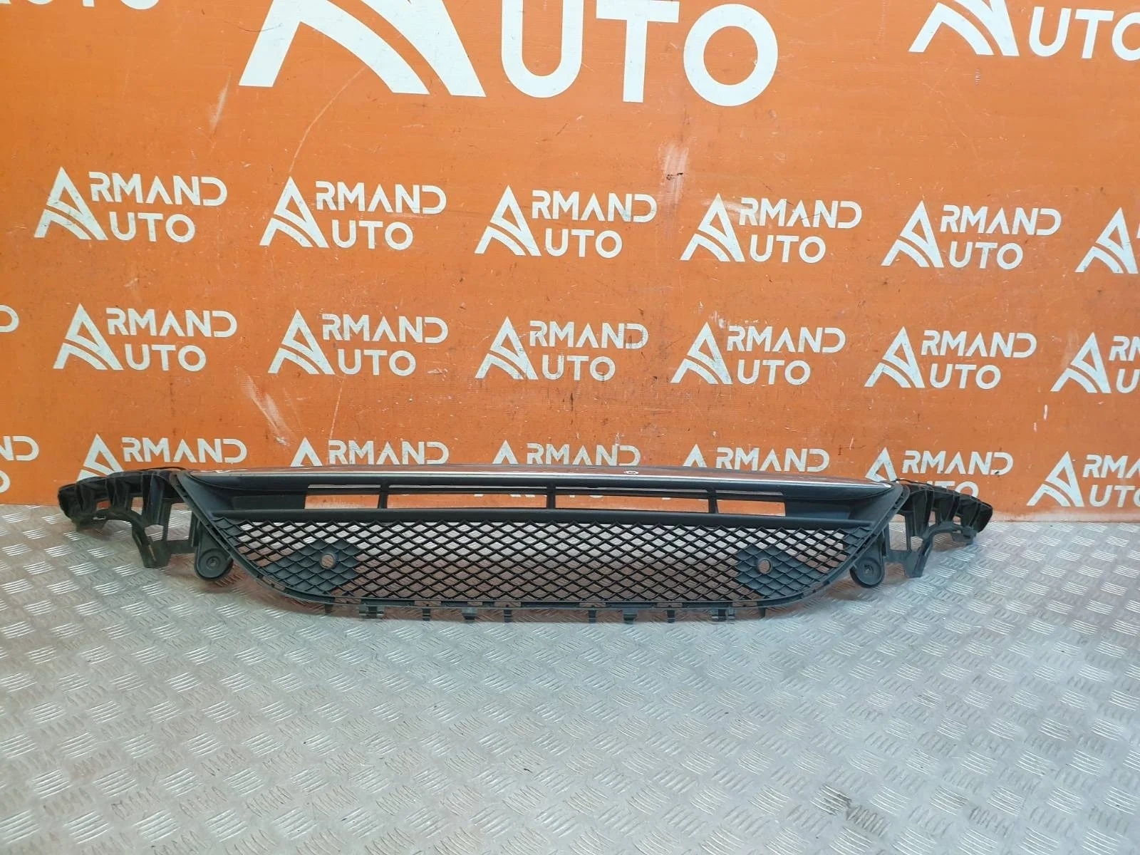 Кронштейн бампера Mercedes -Class 2016-2020 W213