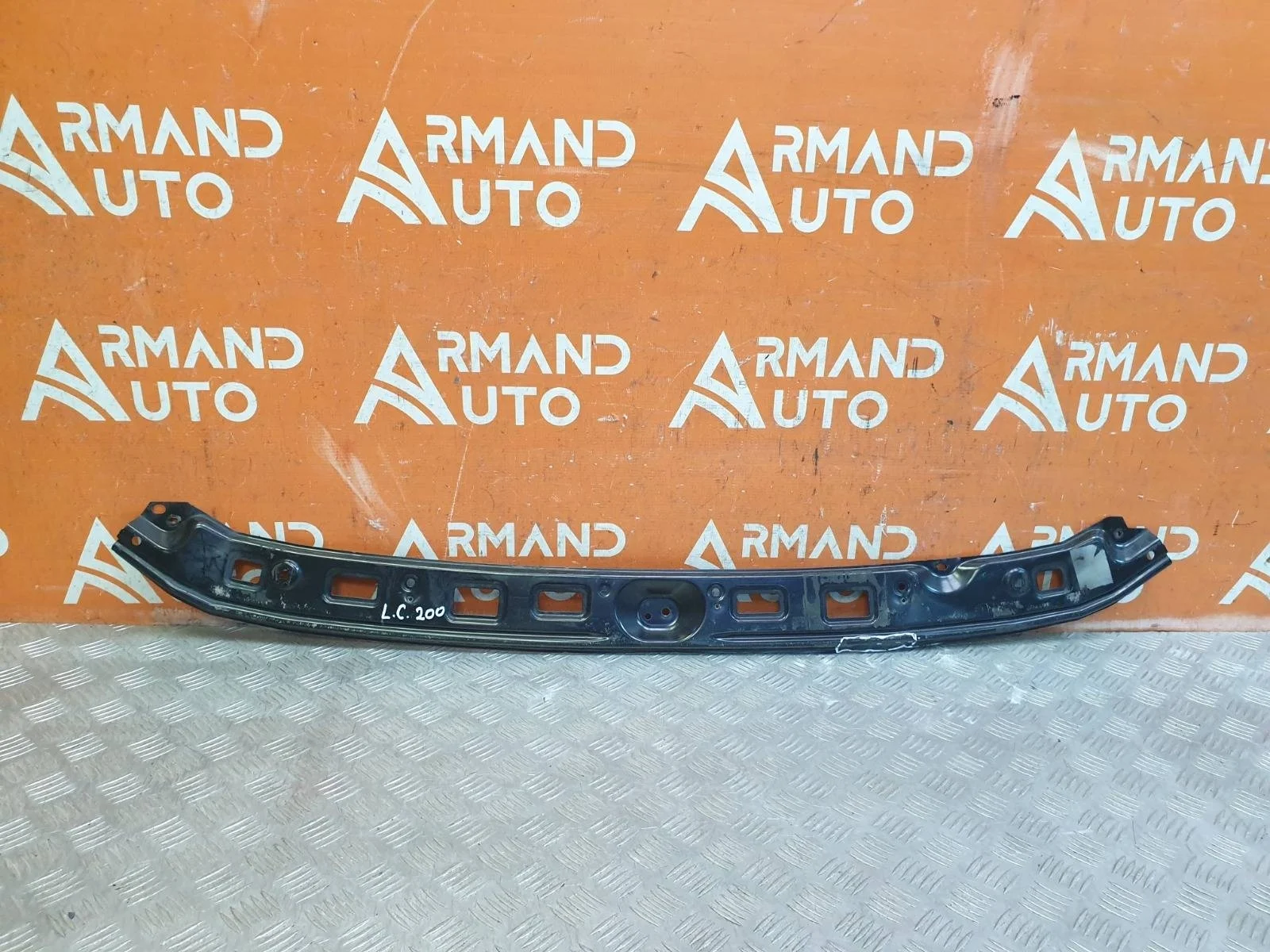 Усилитель бампера верхний Toyota Land Cruiser 2015-2021 200