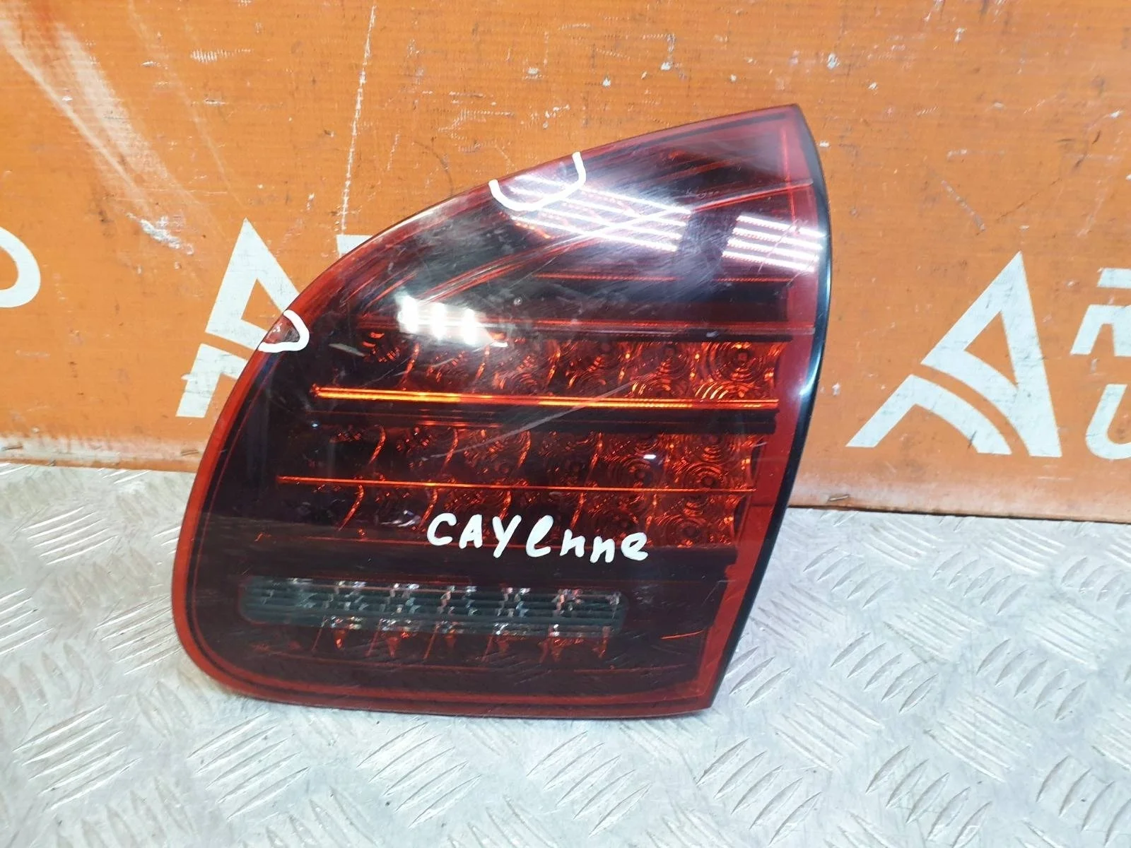 Фонарь внутренний Porsche Cayenne 2010-2014 958