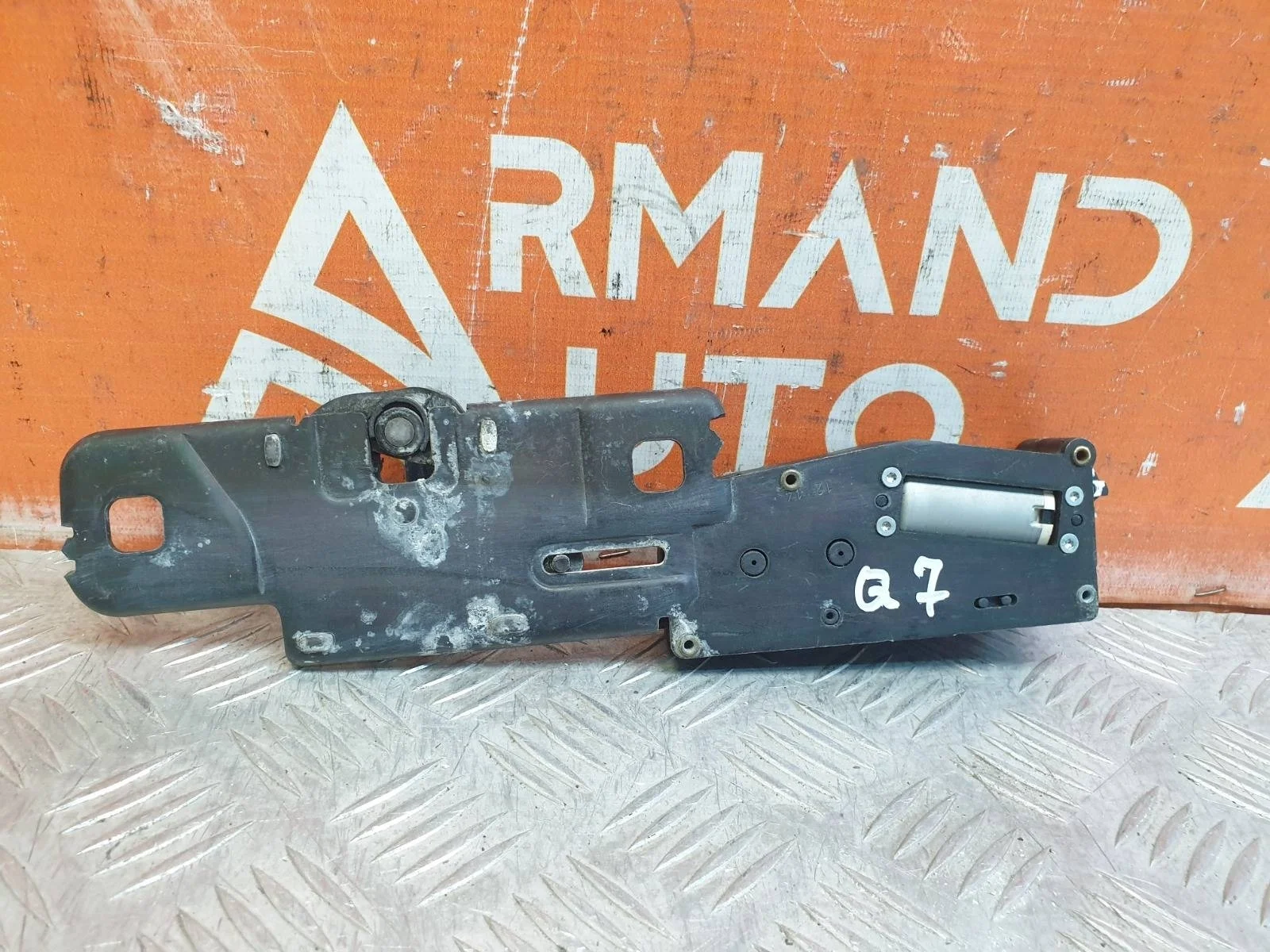 Замок двери багажника Audi Q7 2009-2015 4L