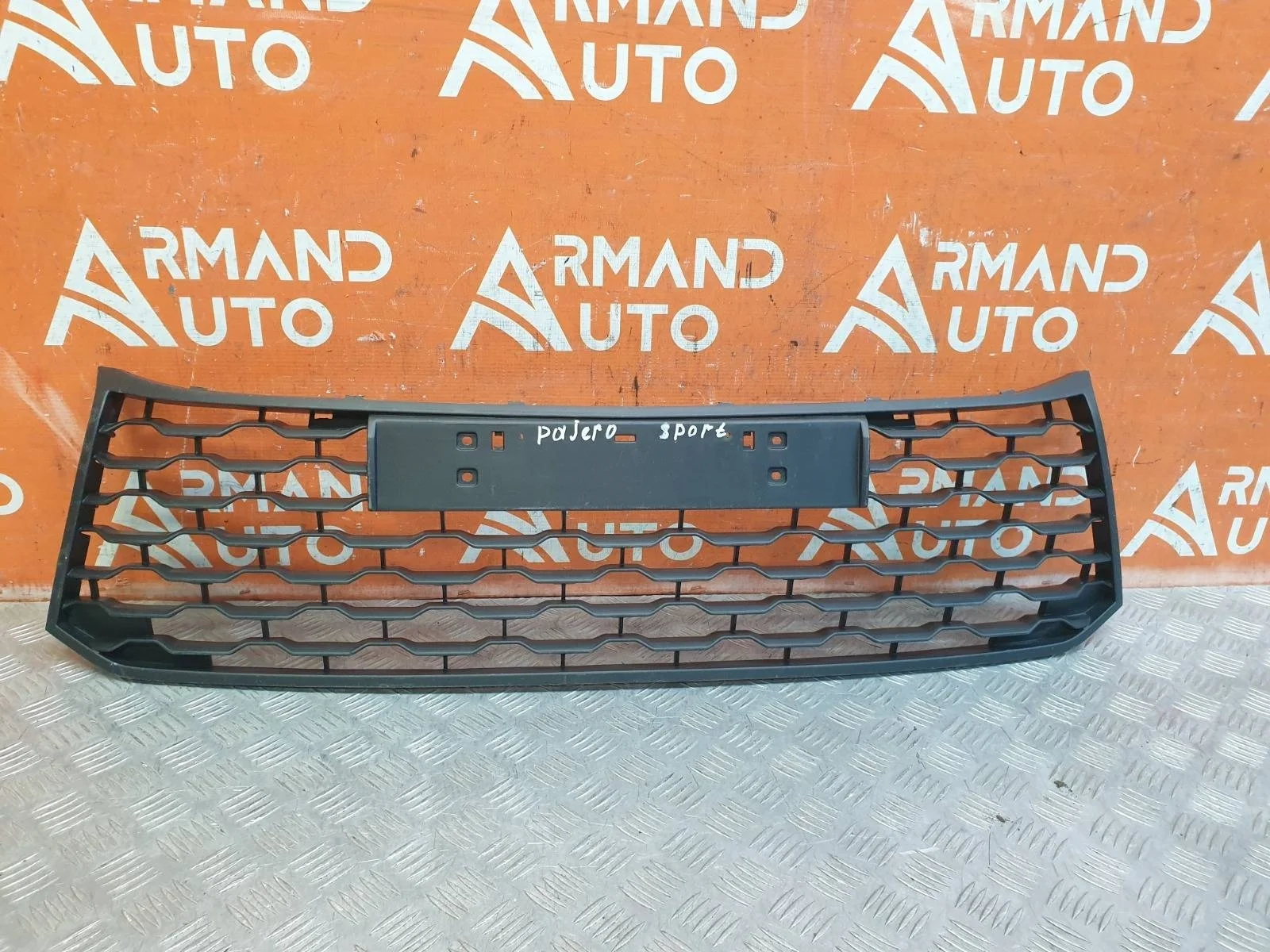 Решетка бампера Mitsubishi Pajero Sport 2015-2021 3