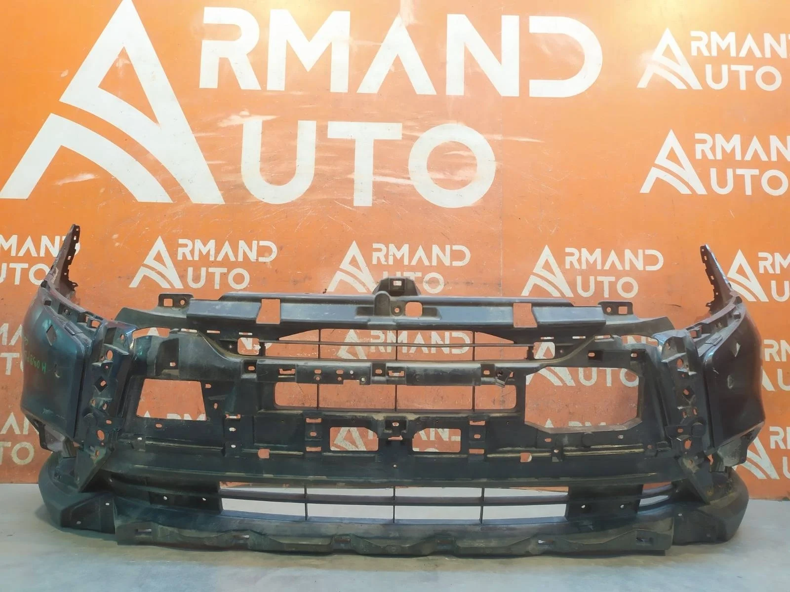 Бампер Mitsubishi Outlander 2018-нв 3