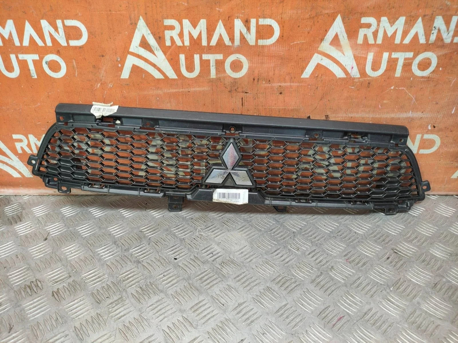 Решетка радиатора Mitsubishi Outlander 2009-2013 XL