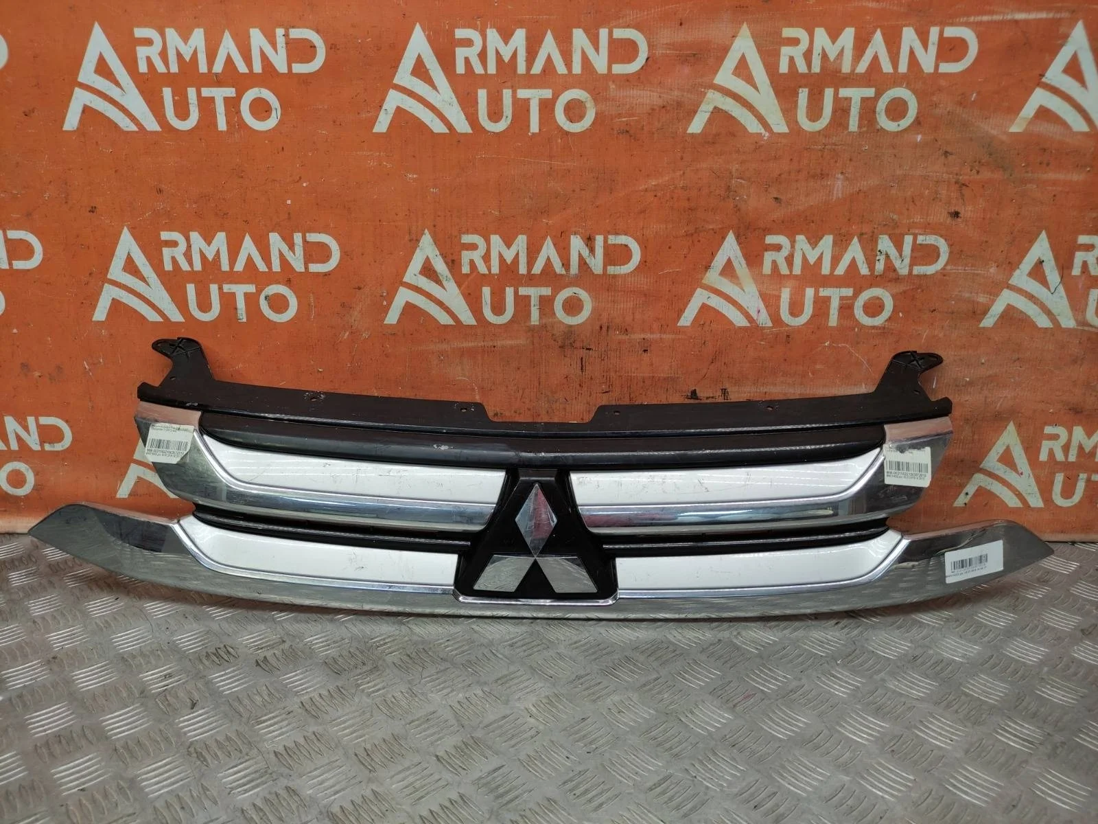 Решетка радиатора Mitsubishi Outlander 2015-2018 3