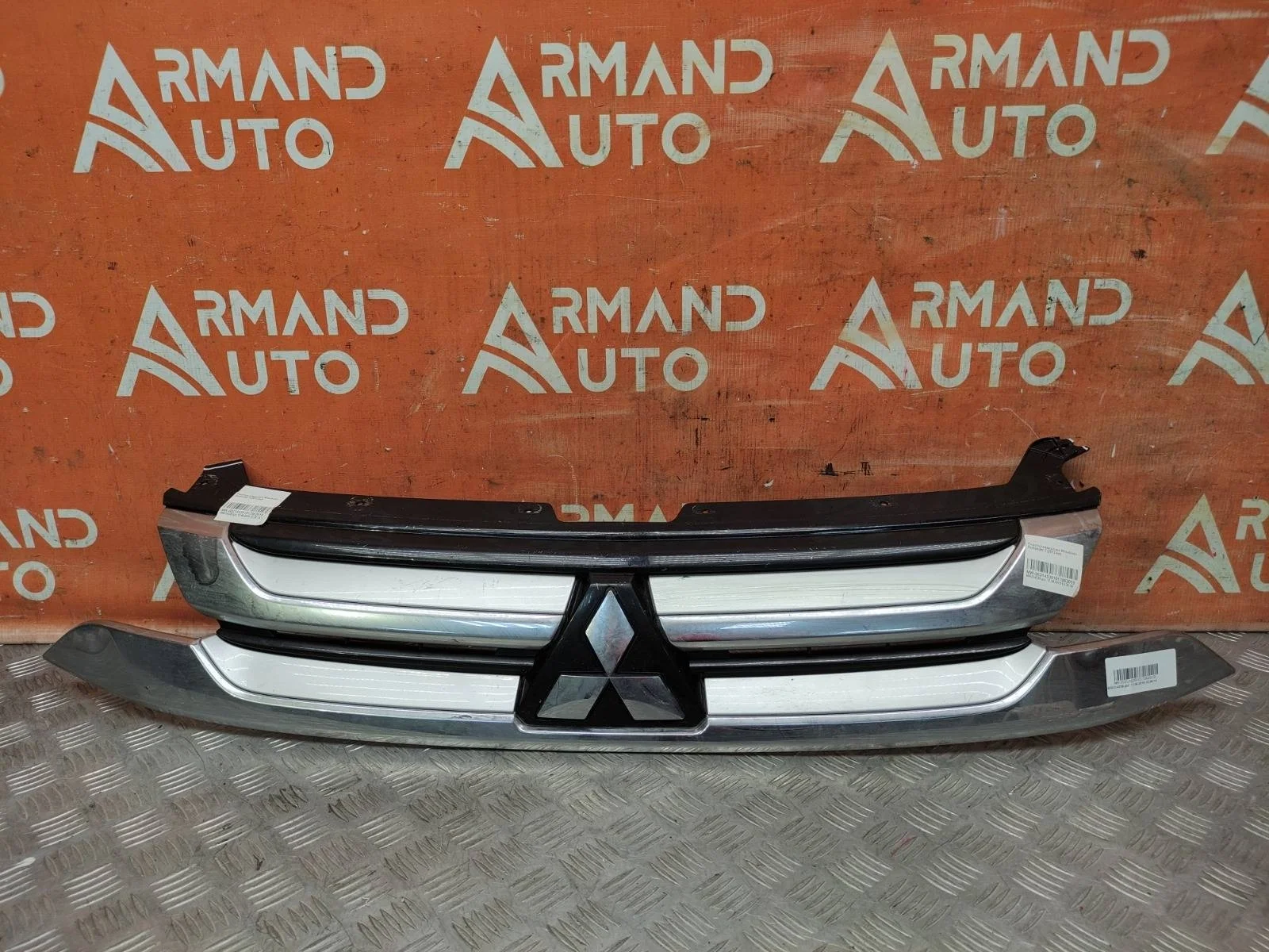 Решетка радиатора Mitsubishi Outlander 2015-2018 3