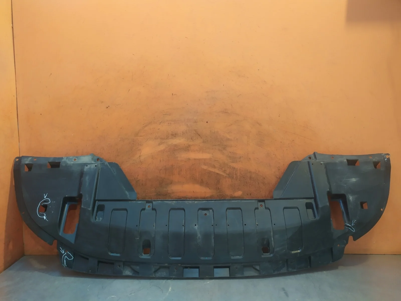 Пыльник бампера Mitsubishi Outlander 2012-нв 3