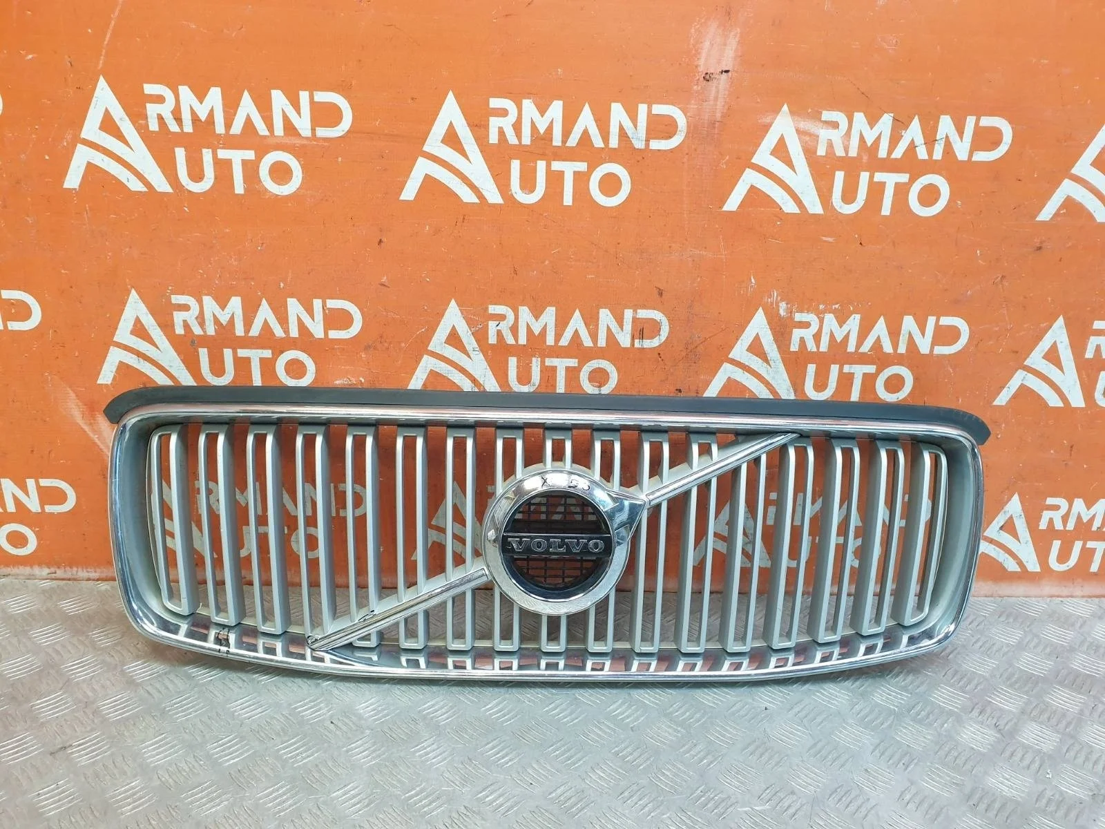 Решетка радиатора Volvo XC90 2014-2019