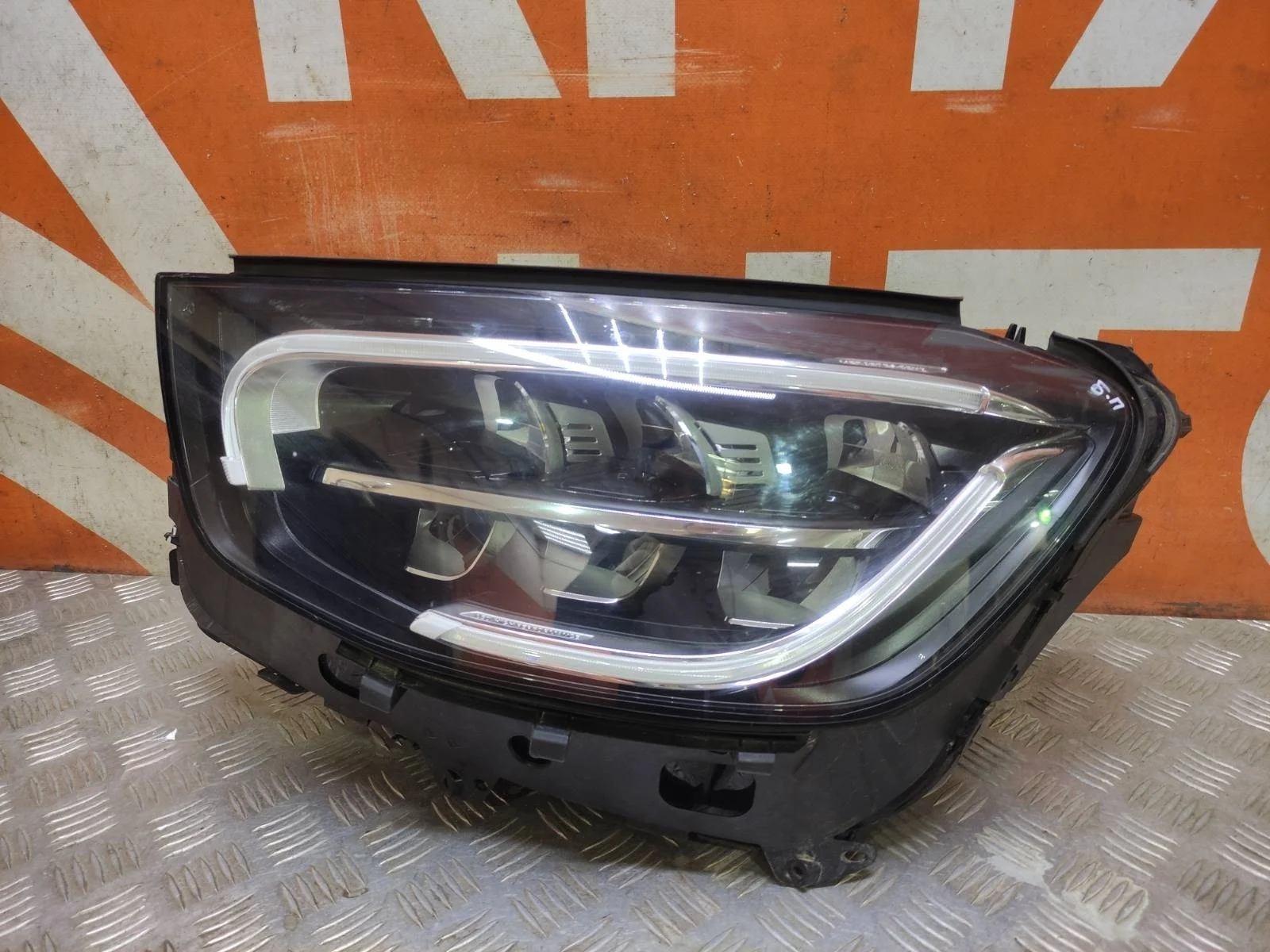 Фара Mercedes GLC-Class 2019-нв X253