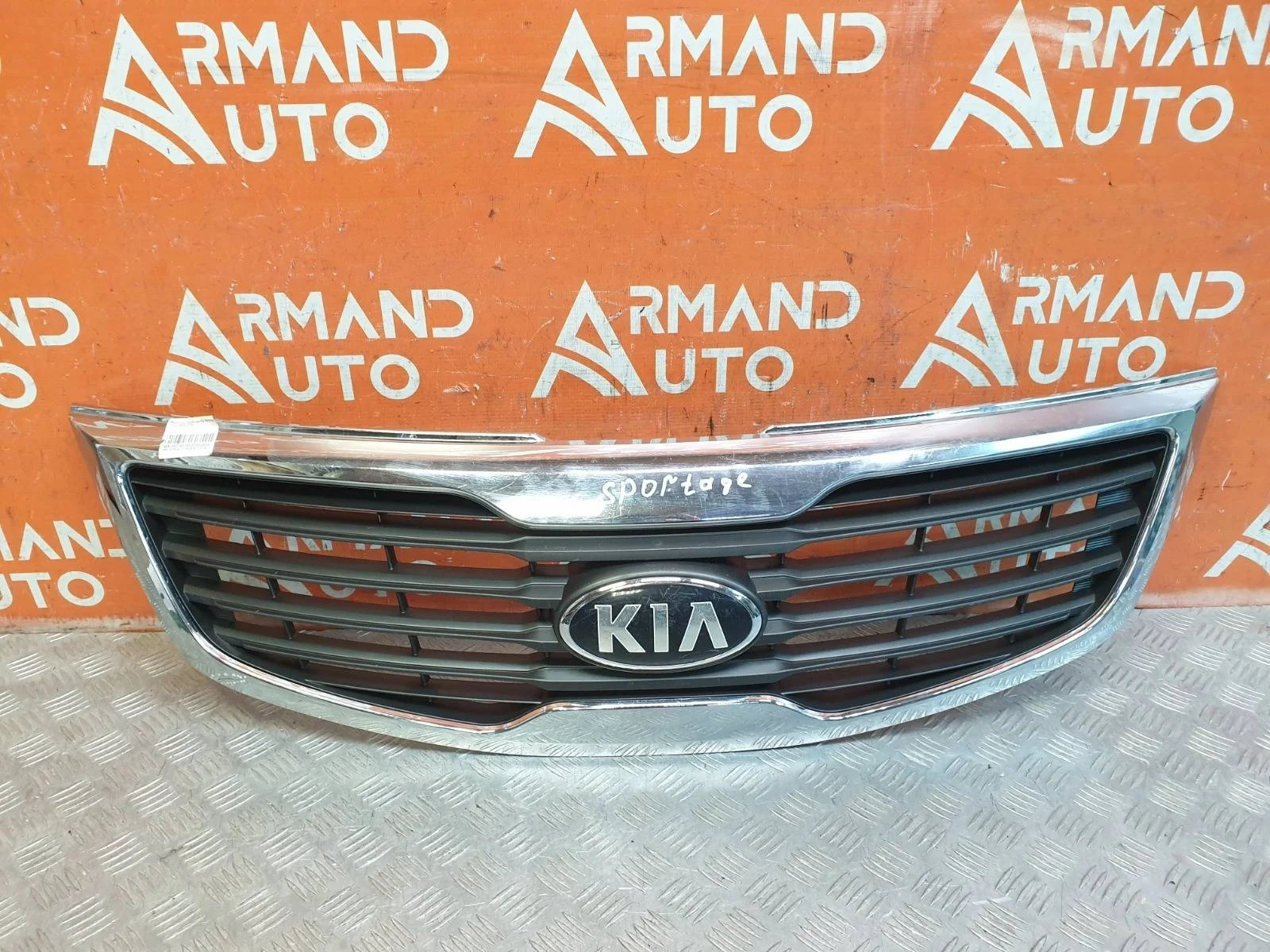 Решетка радиатора KIA Sportage 2010-2014 3 SL