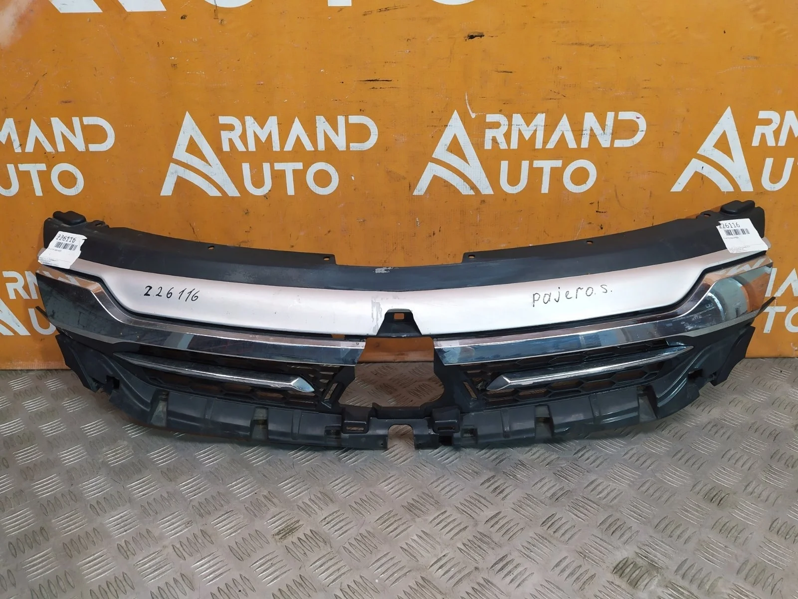 Решетка радиатора Mitsubishi Pajero Sport 2015-2021 3