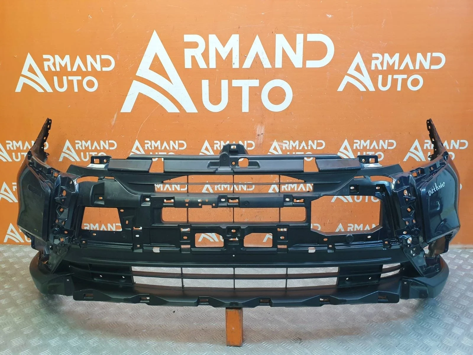 Бампер Mitsubishi Outlander 2018-нв 3