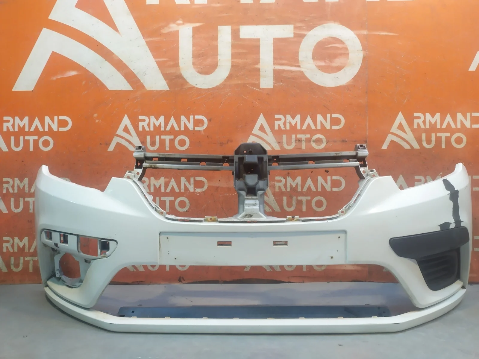 Бампер Renault Logan 2018-2022