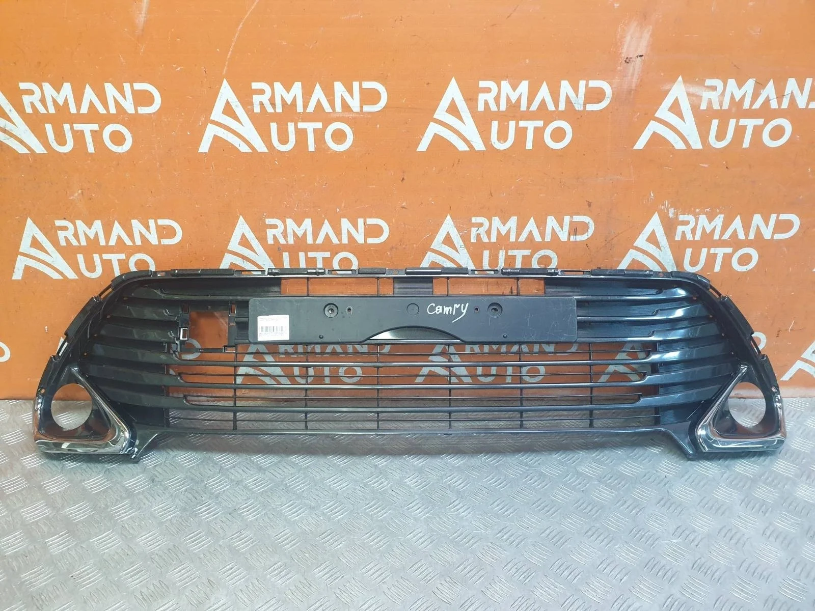 Решетка бампера Toyota Camry 2014-2017 XV50