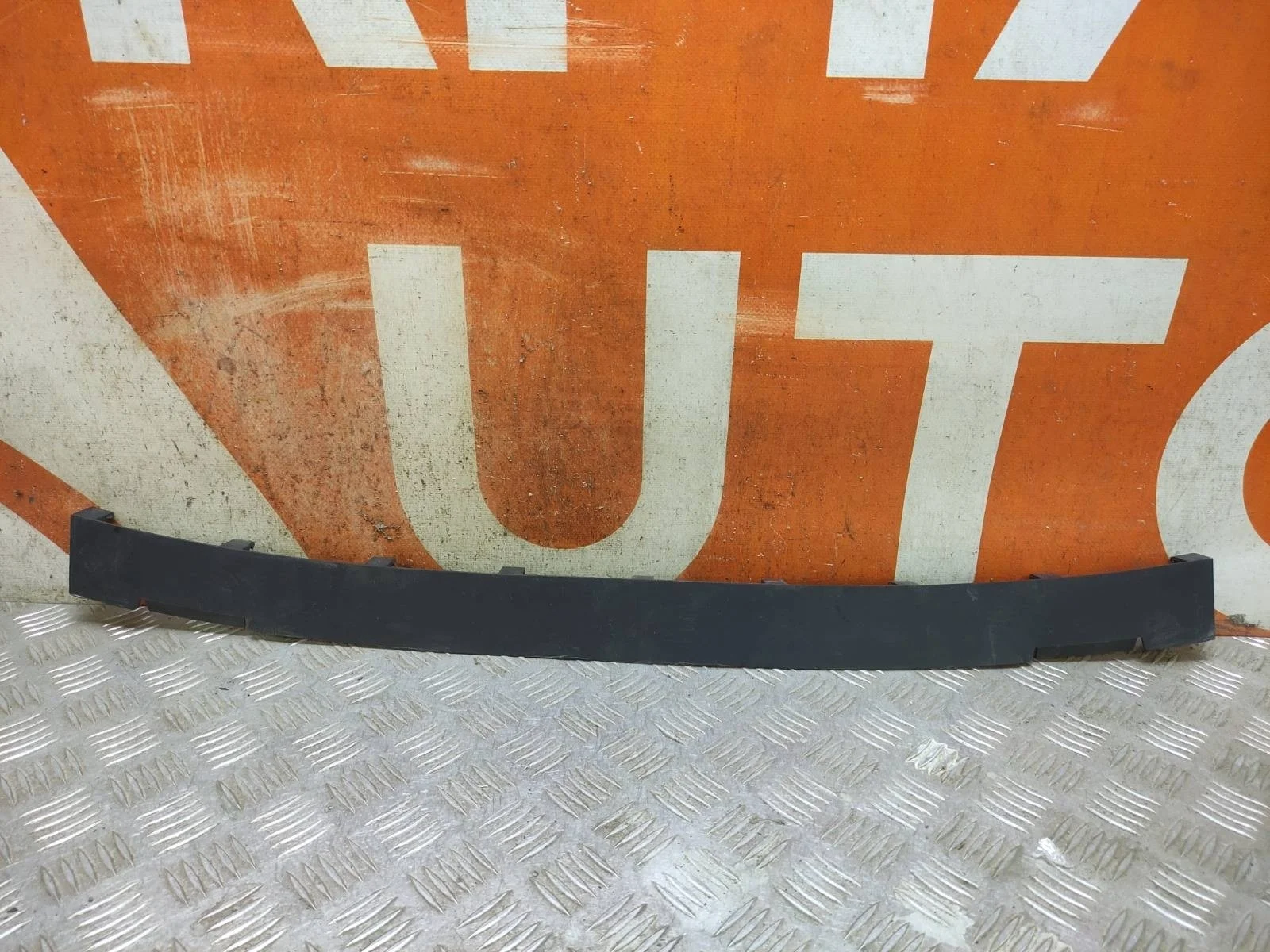 Накладка абсорбера бампера Audi Q3 2011-2018 8U