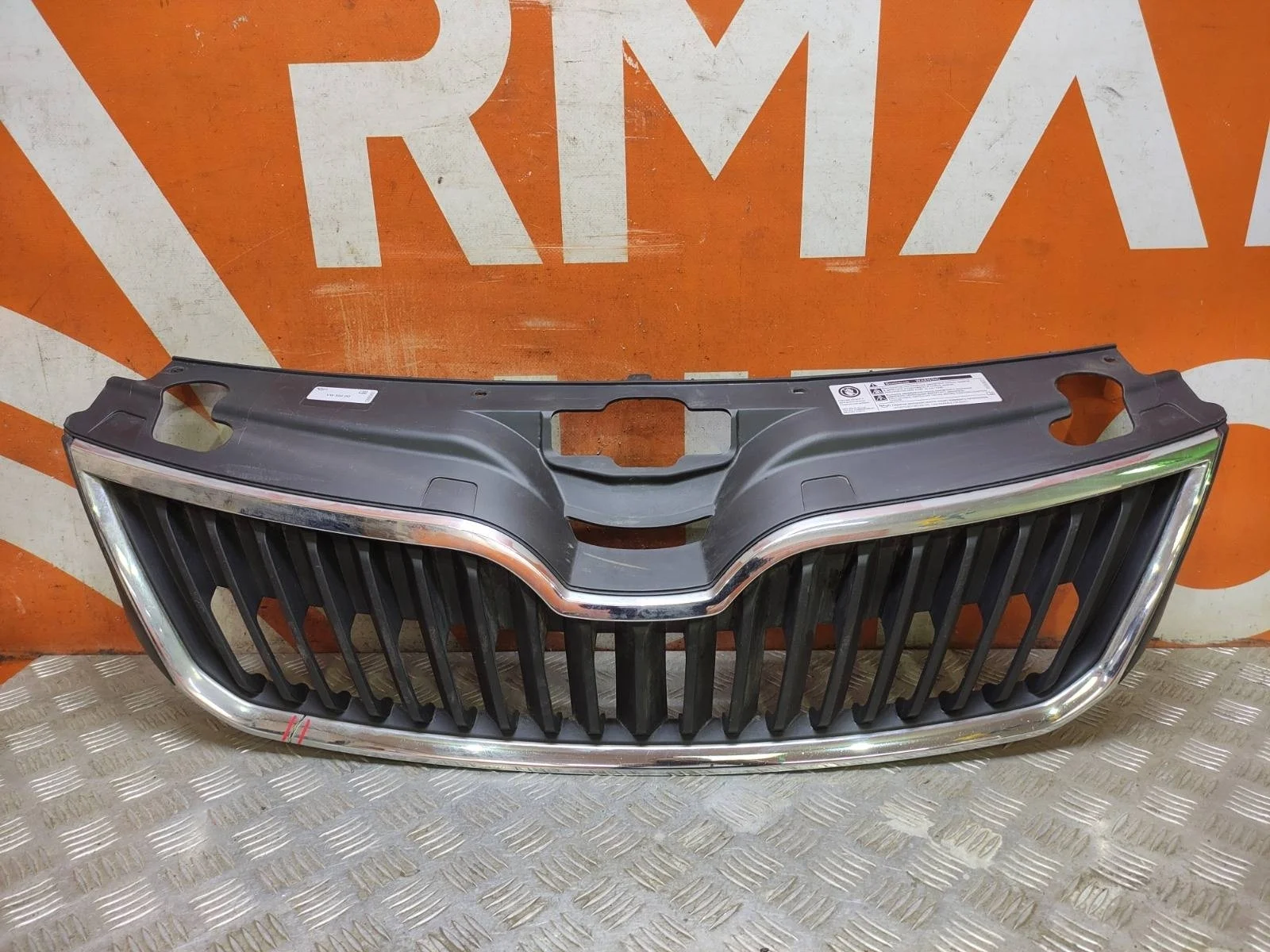 Решетка радиатора SKODA Rapid 2014-2020