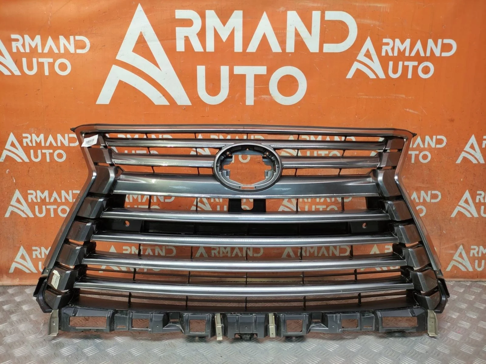 Решетка радиатора Lexus LX 2015-2023 URJ200